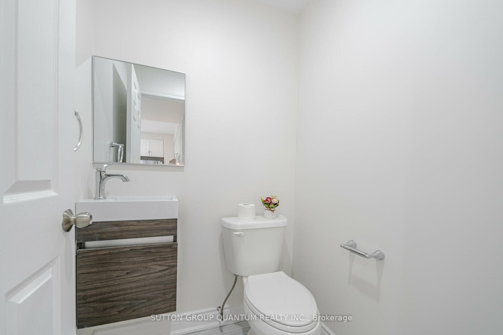 255 Woolwich Street Unit 201 photo 23