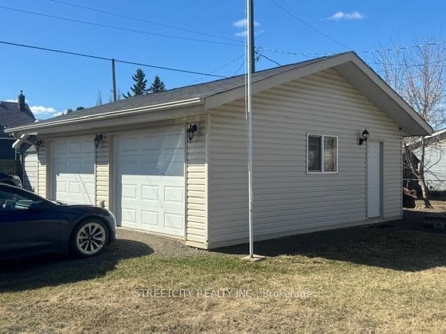 203 Balmoral Street photo 2