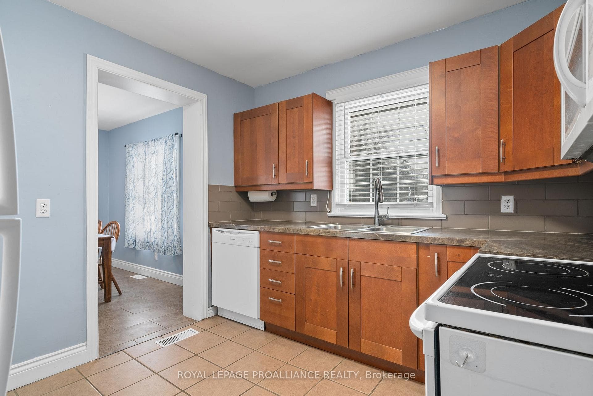 208 Farley Avenue photo 12