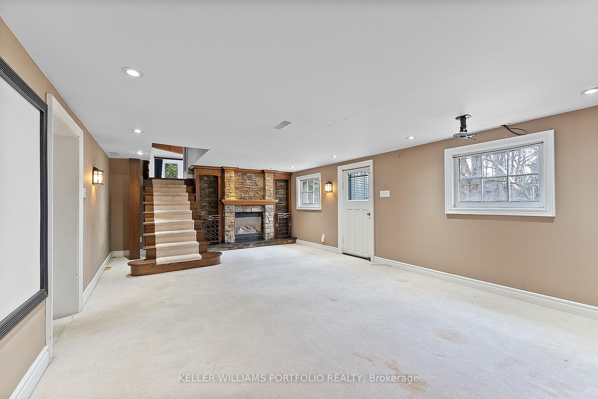 11 Acland Crescent photo 37