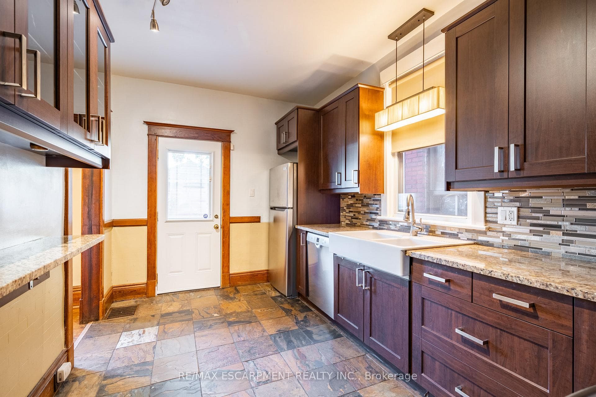 26 Ontario Avenue photo 14