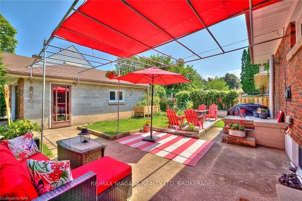 6426 MARGARET ST Street photo 25