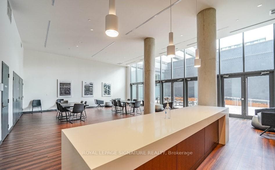 120 Varna Drive Unit 617 photo 2