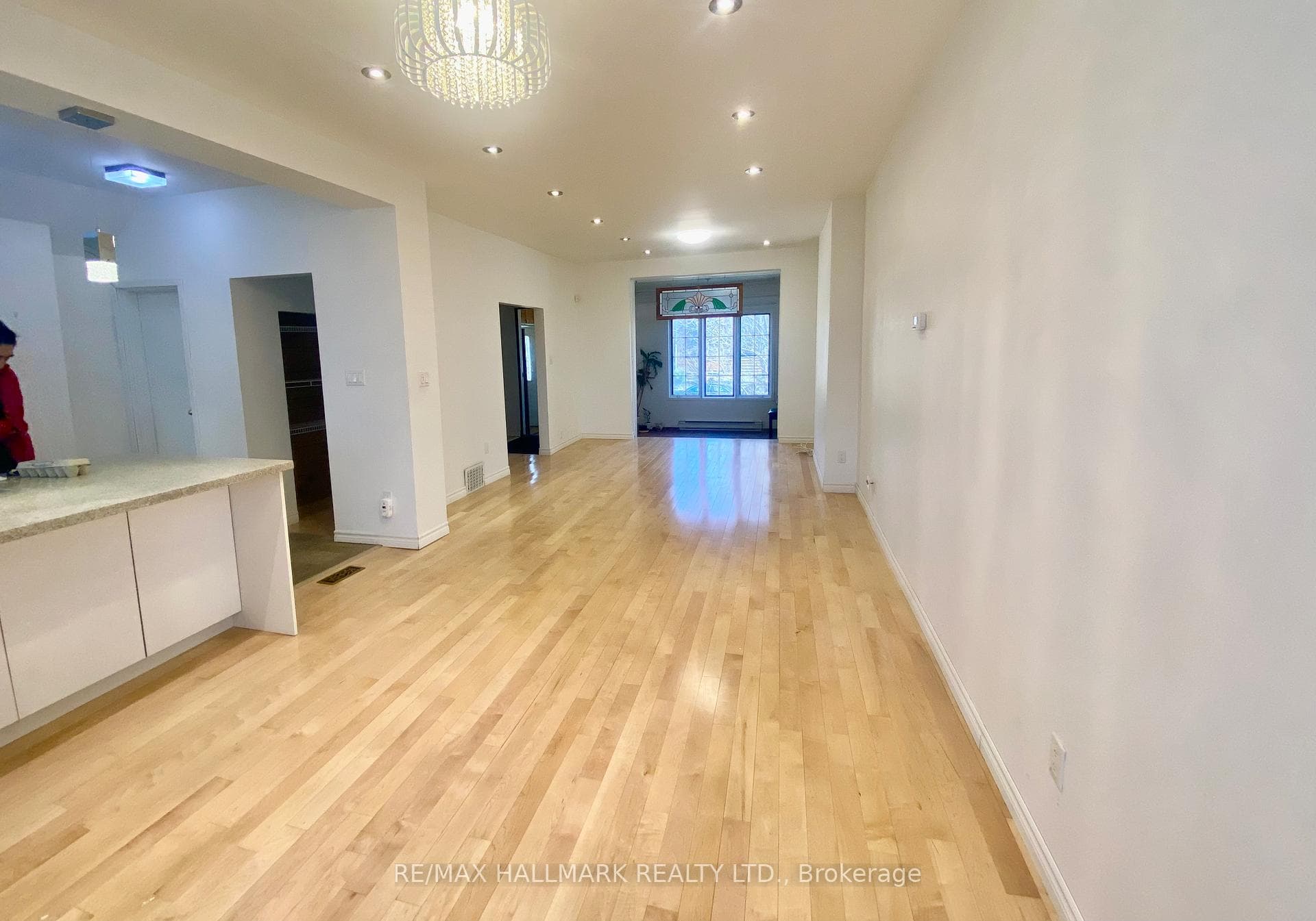 228 Gainsborough Road photo 8