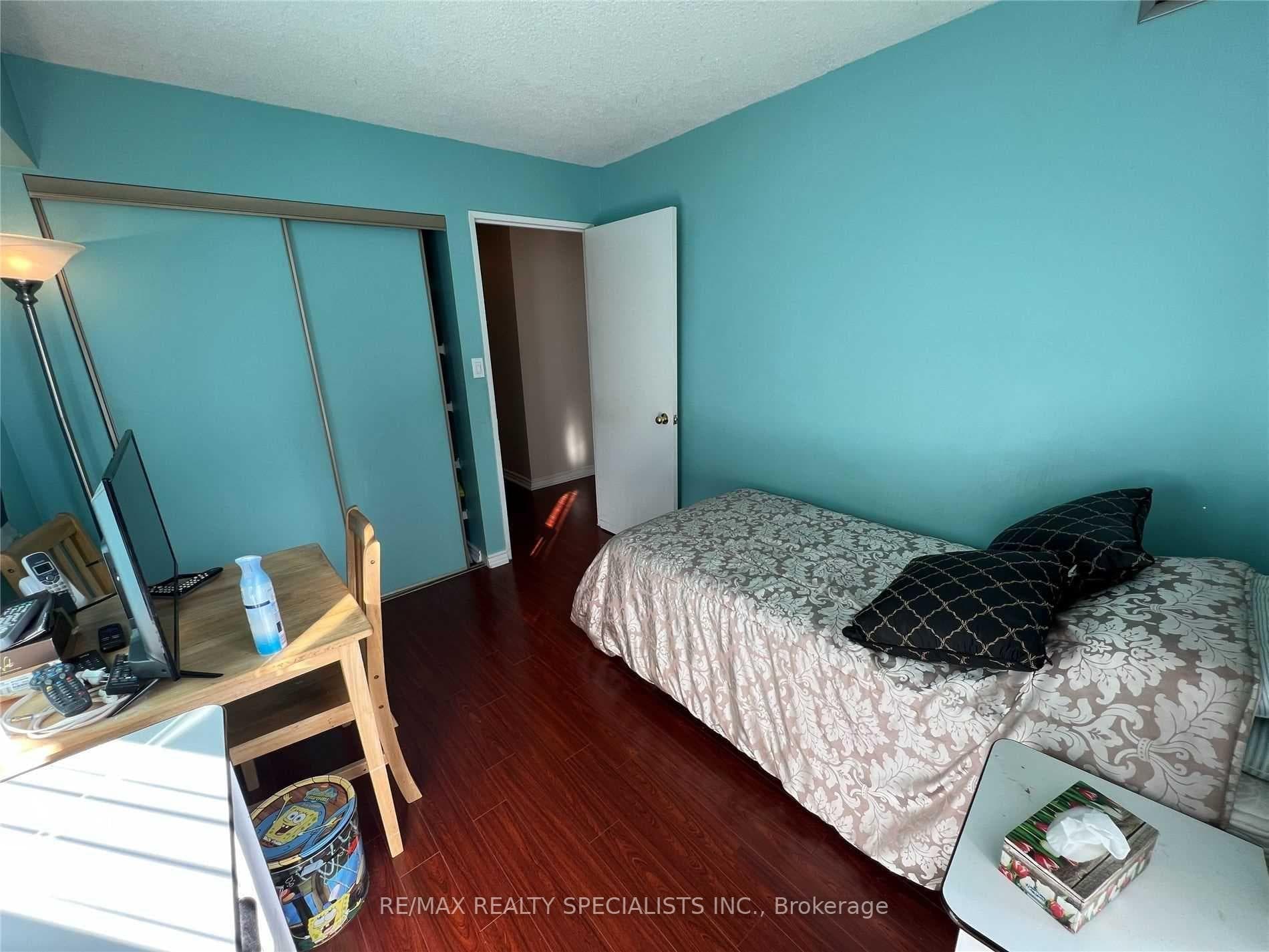 145 Hillcrest Avenue Unit 813 photo 31