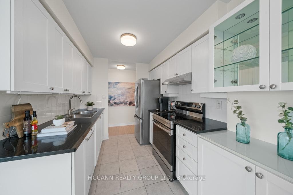 3 Rean Drive Unit 1807 photo 29