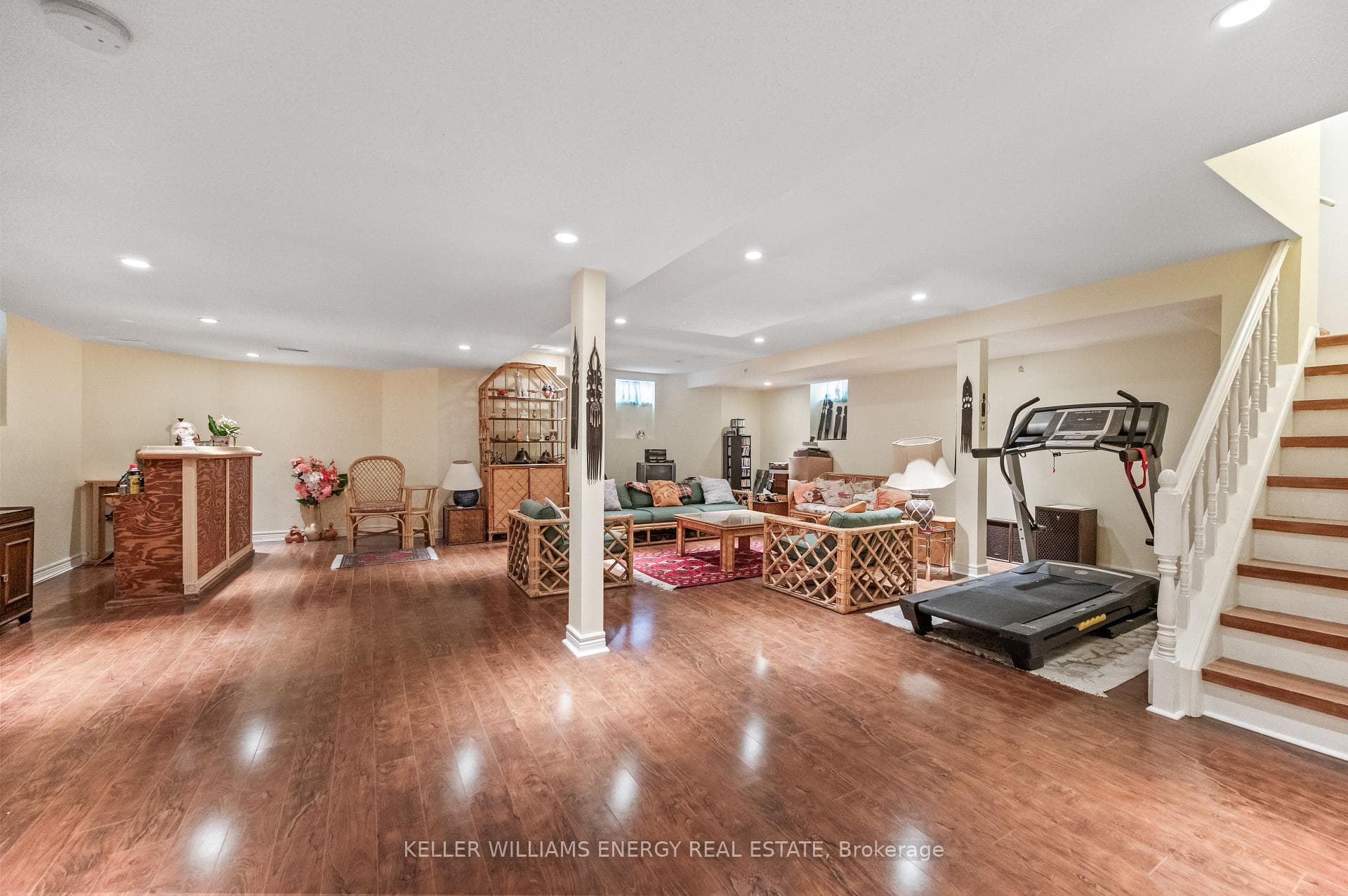 395 Delaney Drive photo 25
