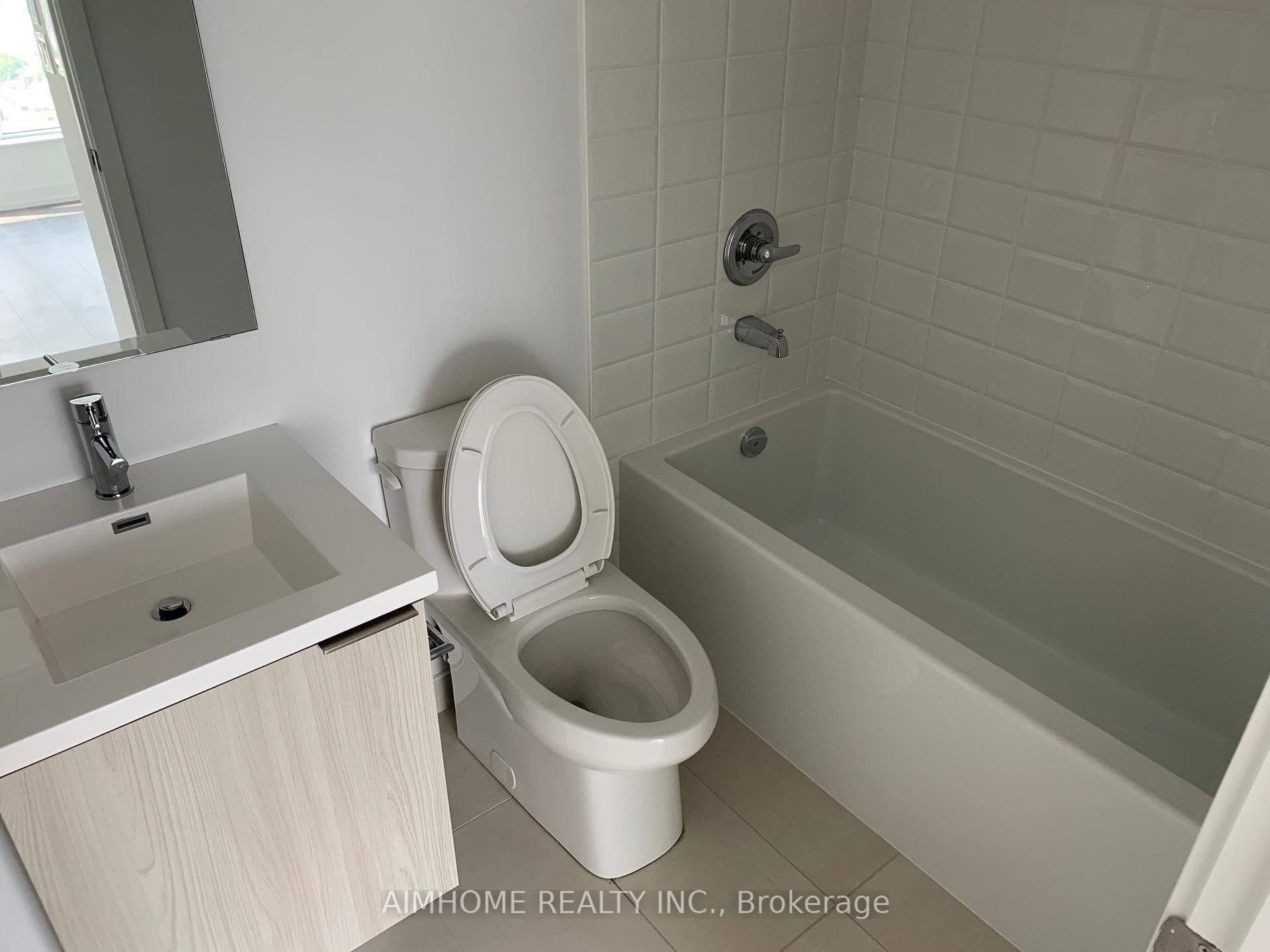 203 College Street Unit 2209 photo 6