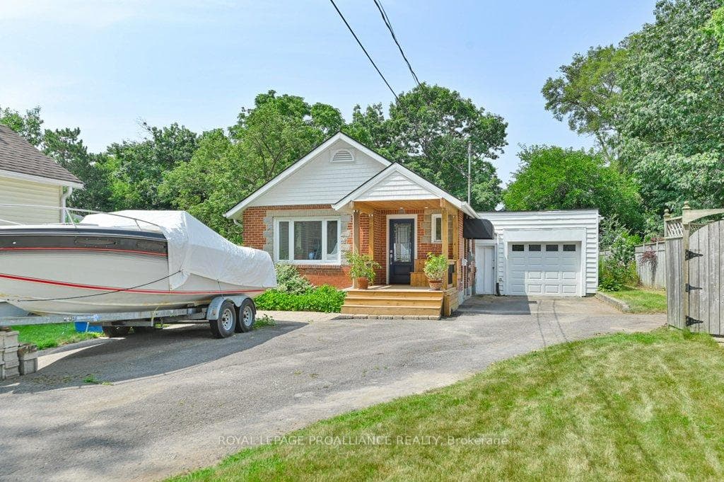 300 Dufferin Avenue photo 3