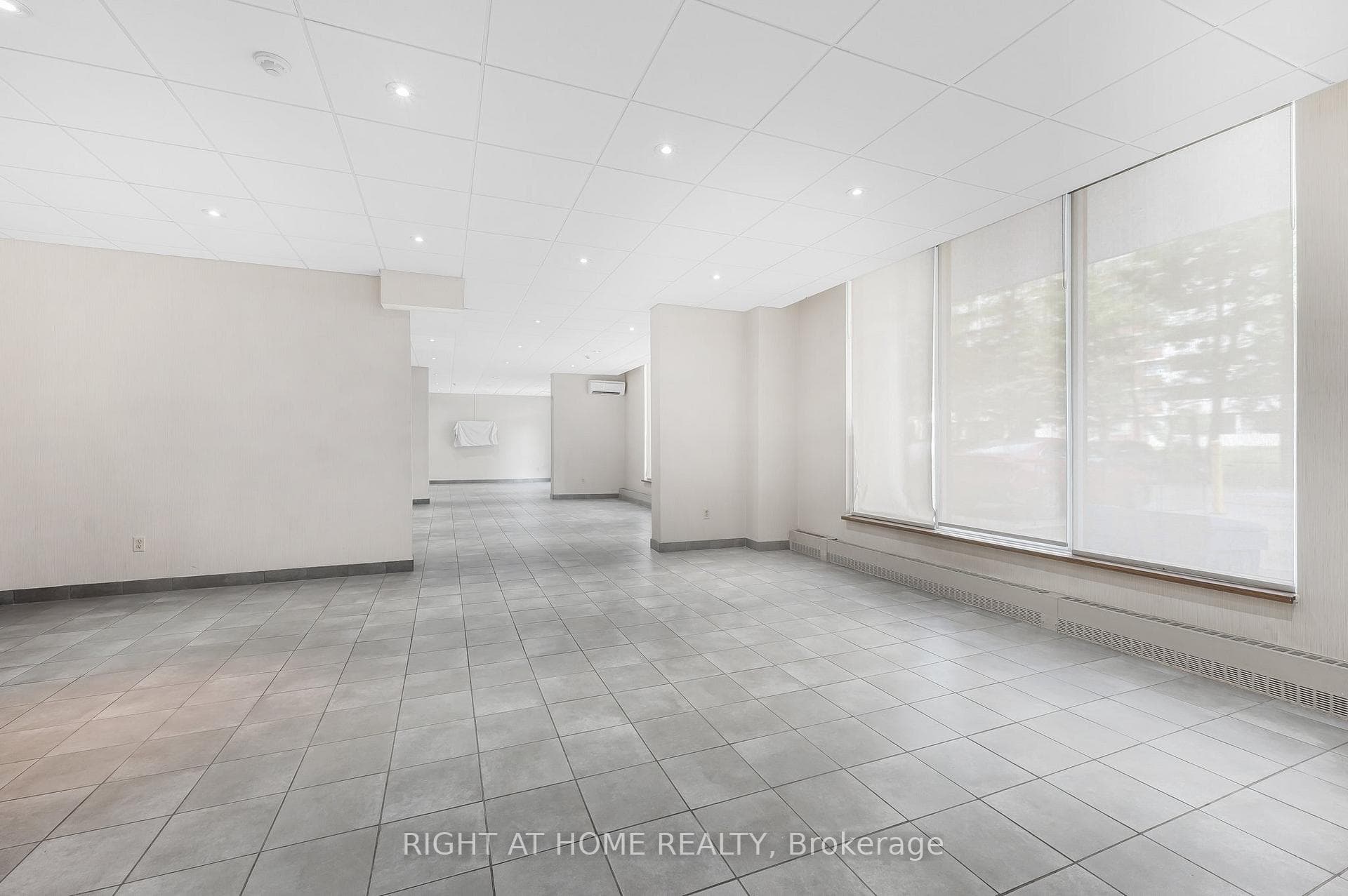1250 Bridletowne Circle Unit 901 photo 20