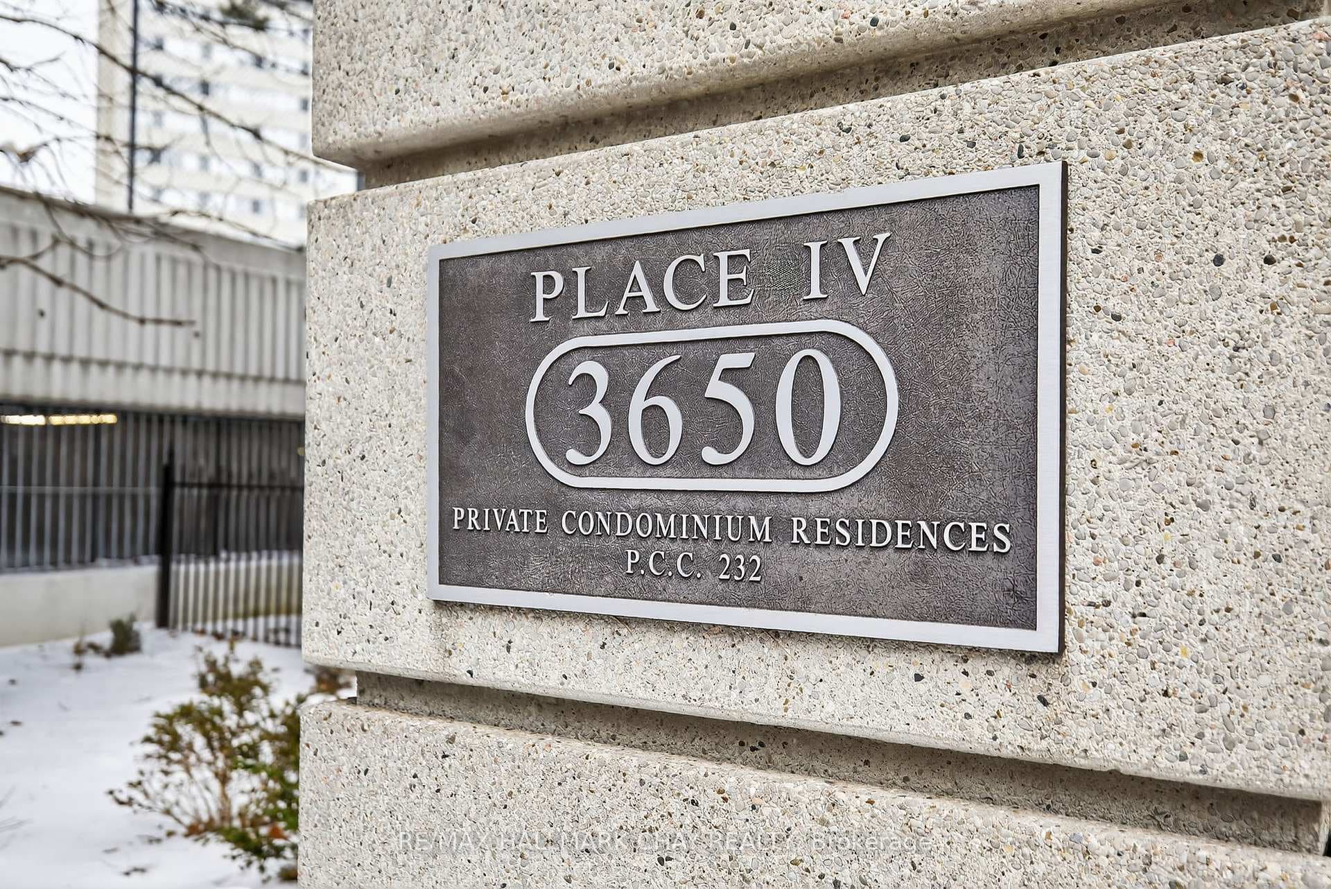 3650 Kaneff Crescent Unit 501 photo 4