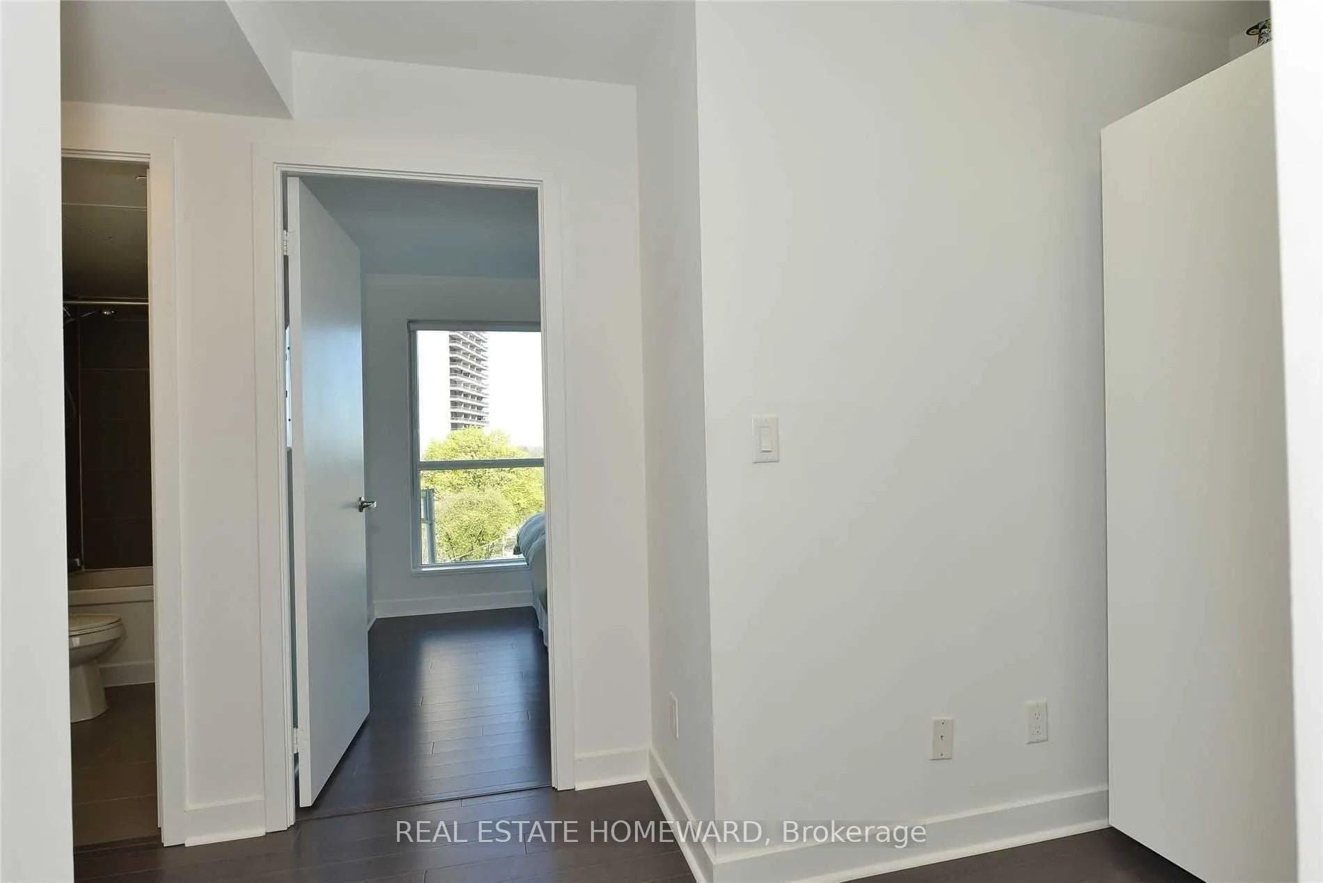 58 Orchard View Boulevard Unit 602 photo 7