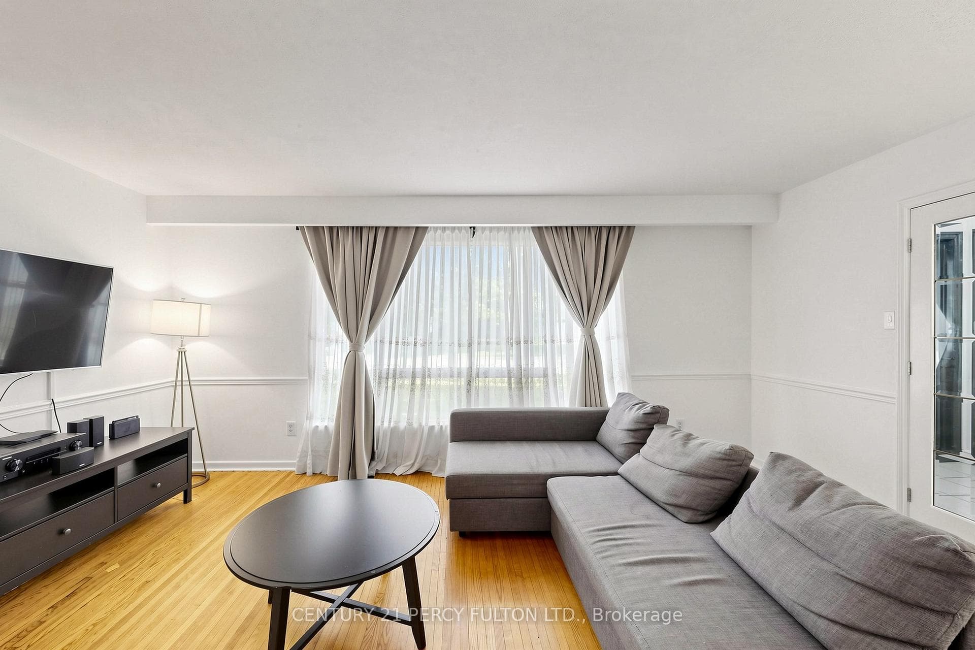 10 Devins Drive photo 9