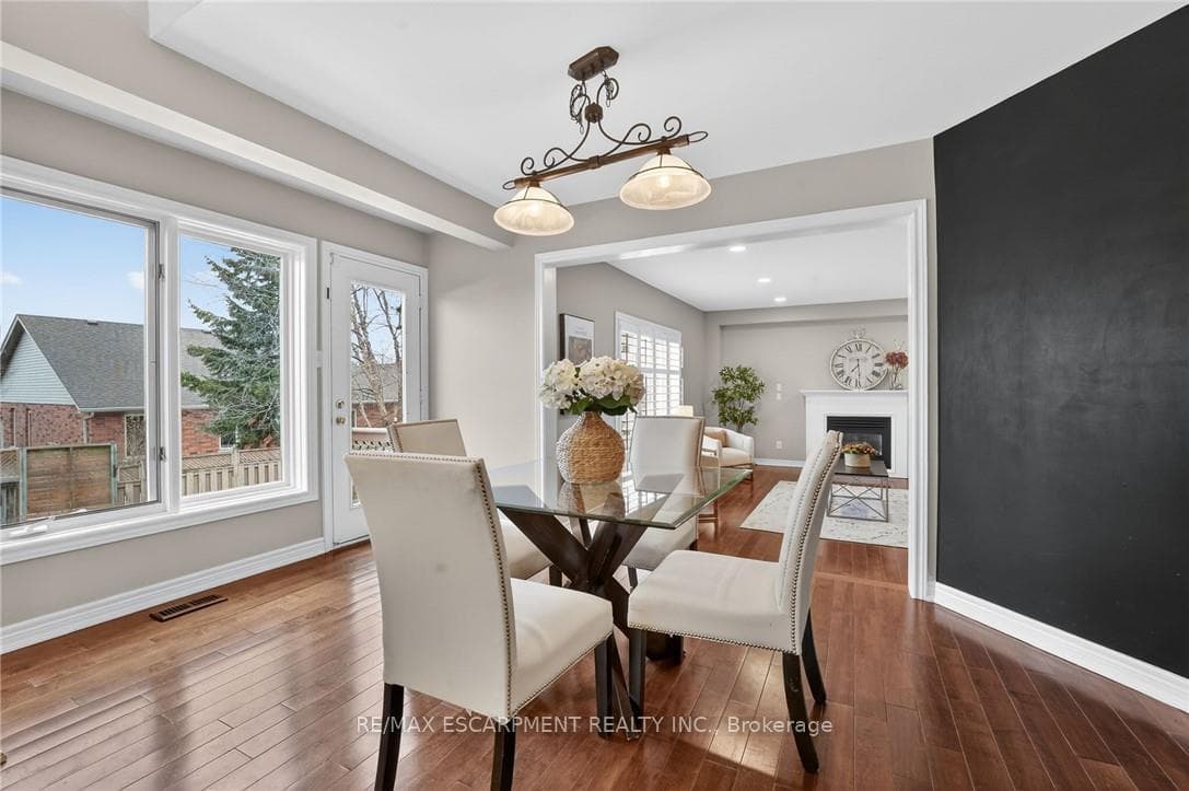 119 Dorchester Drive photo 17