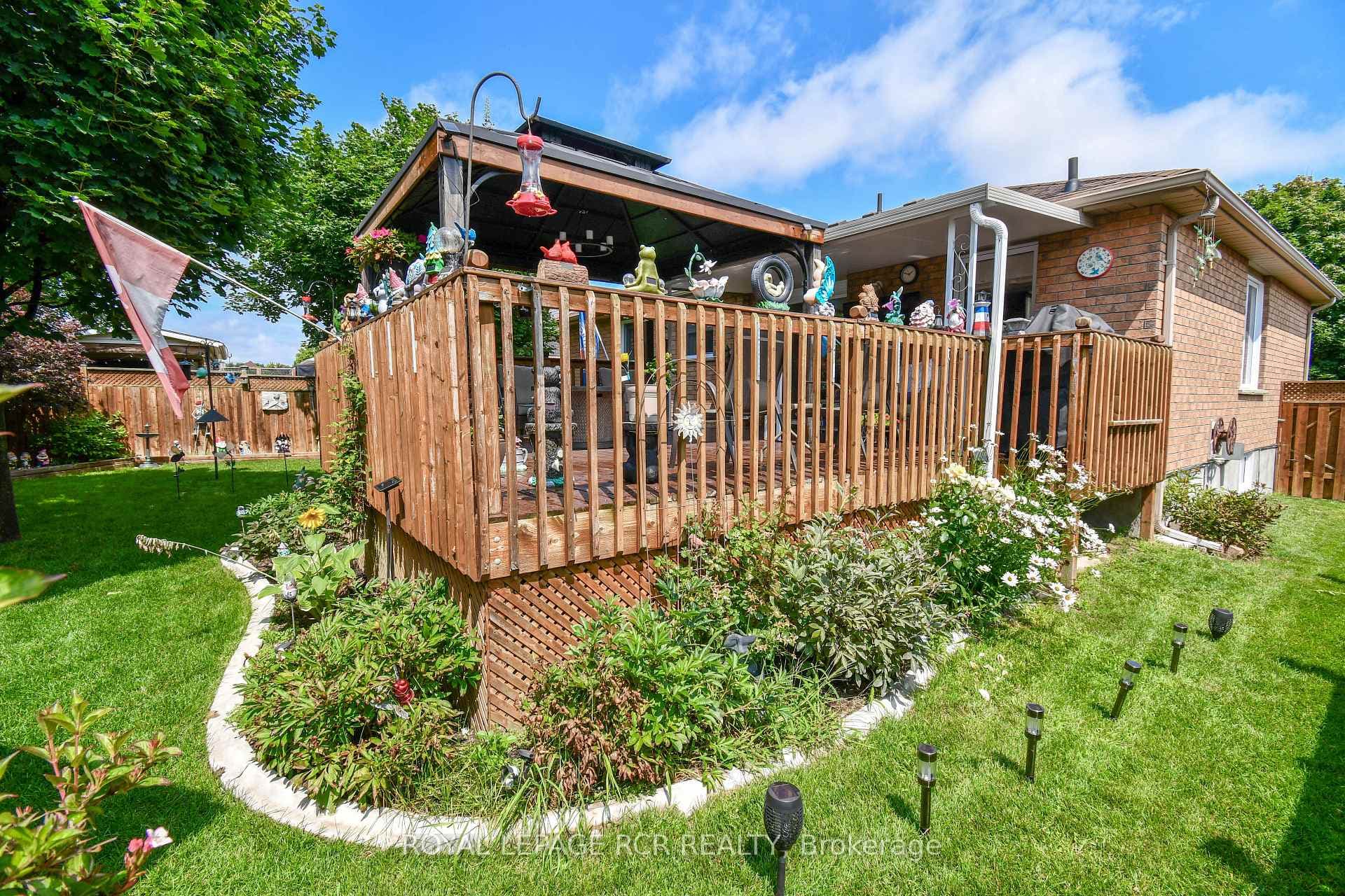 30 Marsellus Drive photo 31