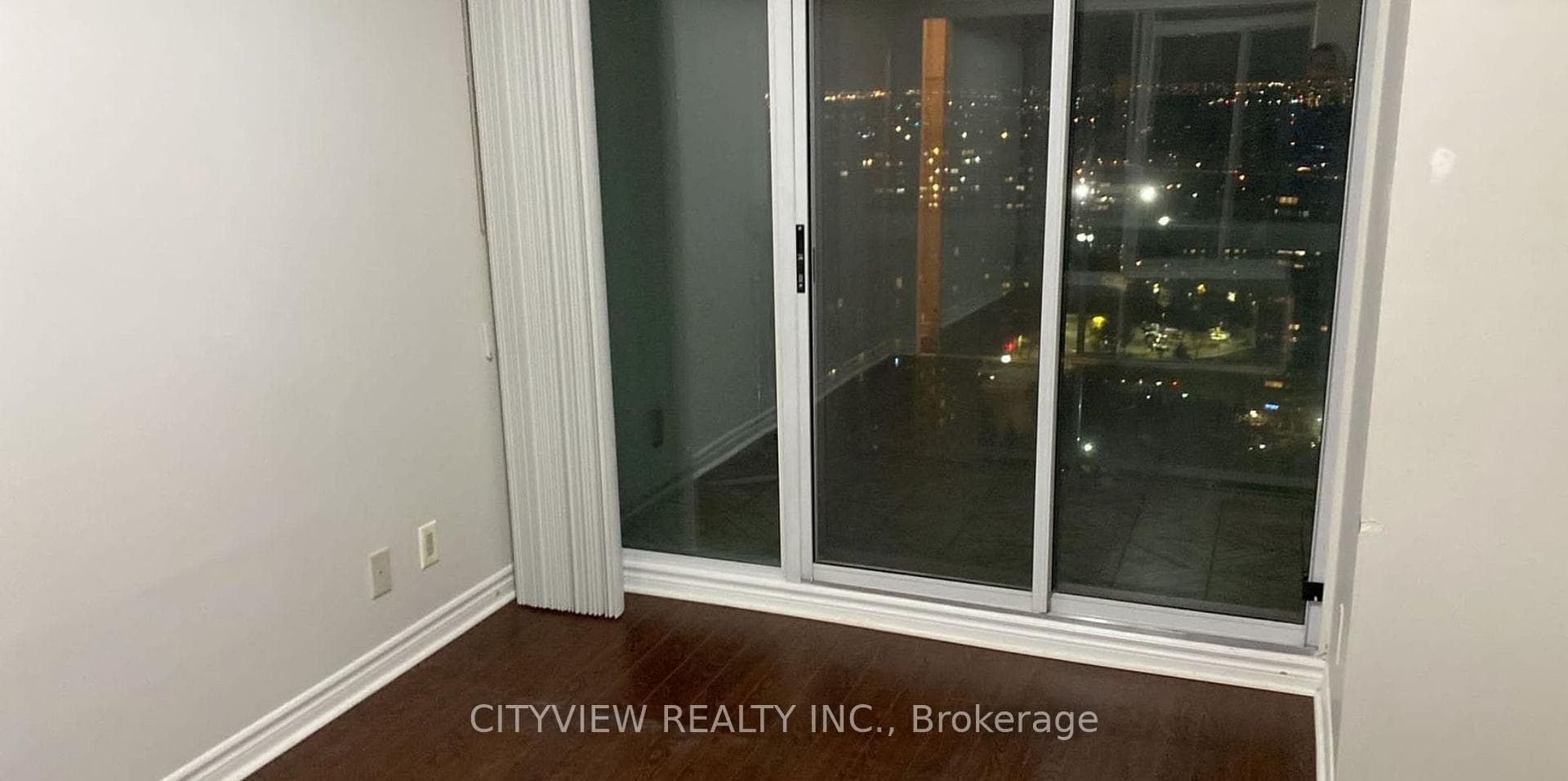 3504 Hurontario Street Unit 2711 photo 13