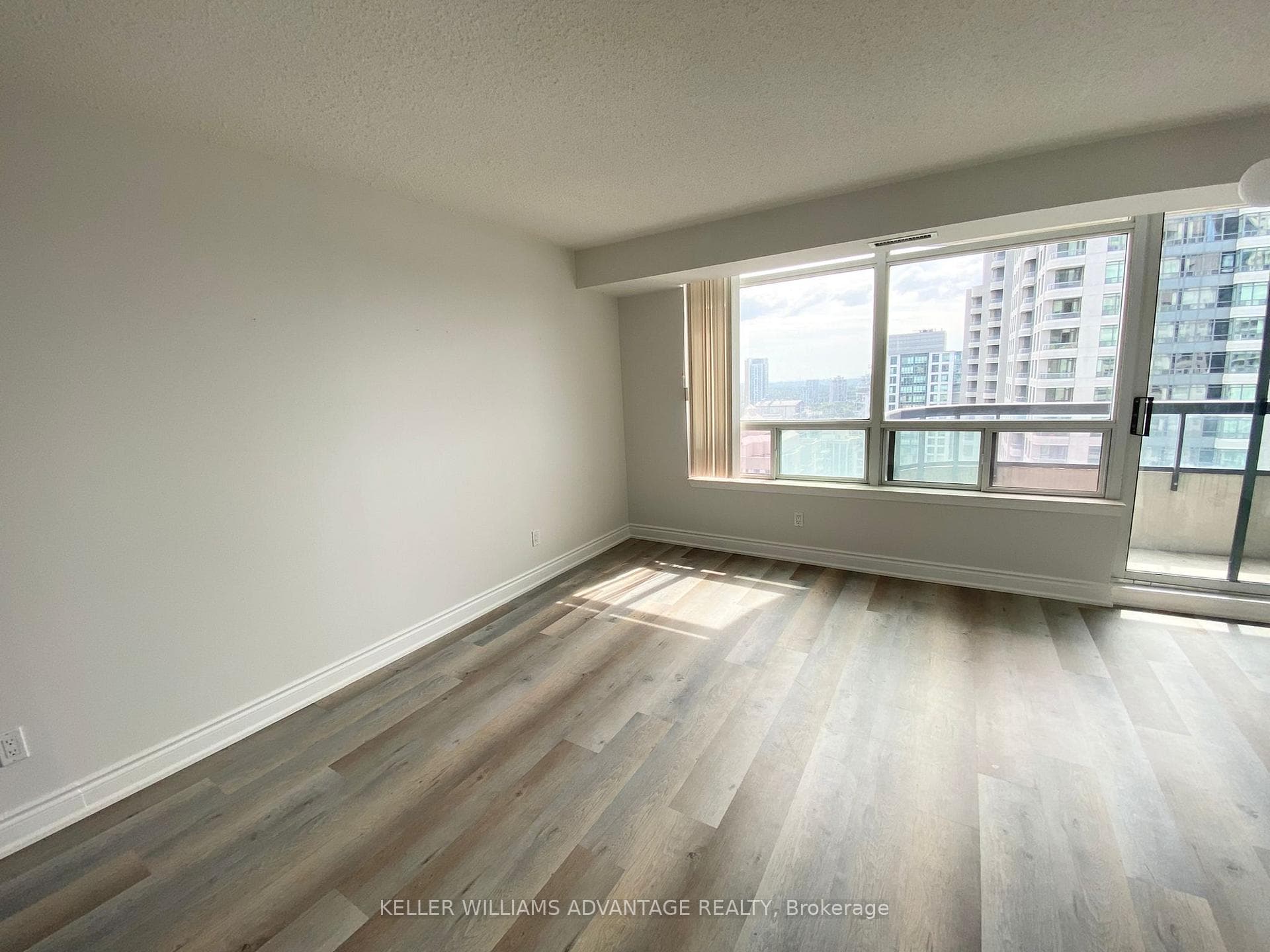 33 Empress Avenue Unit 2707 photo 6