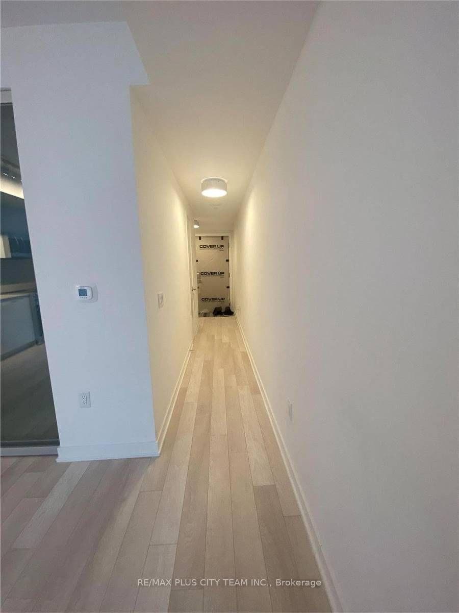 357 King Street Unit 807 photo 12