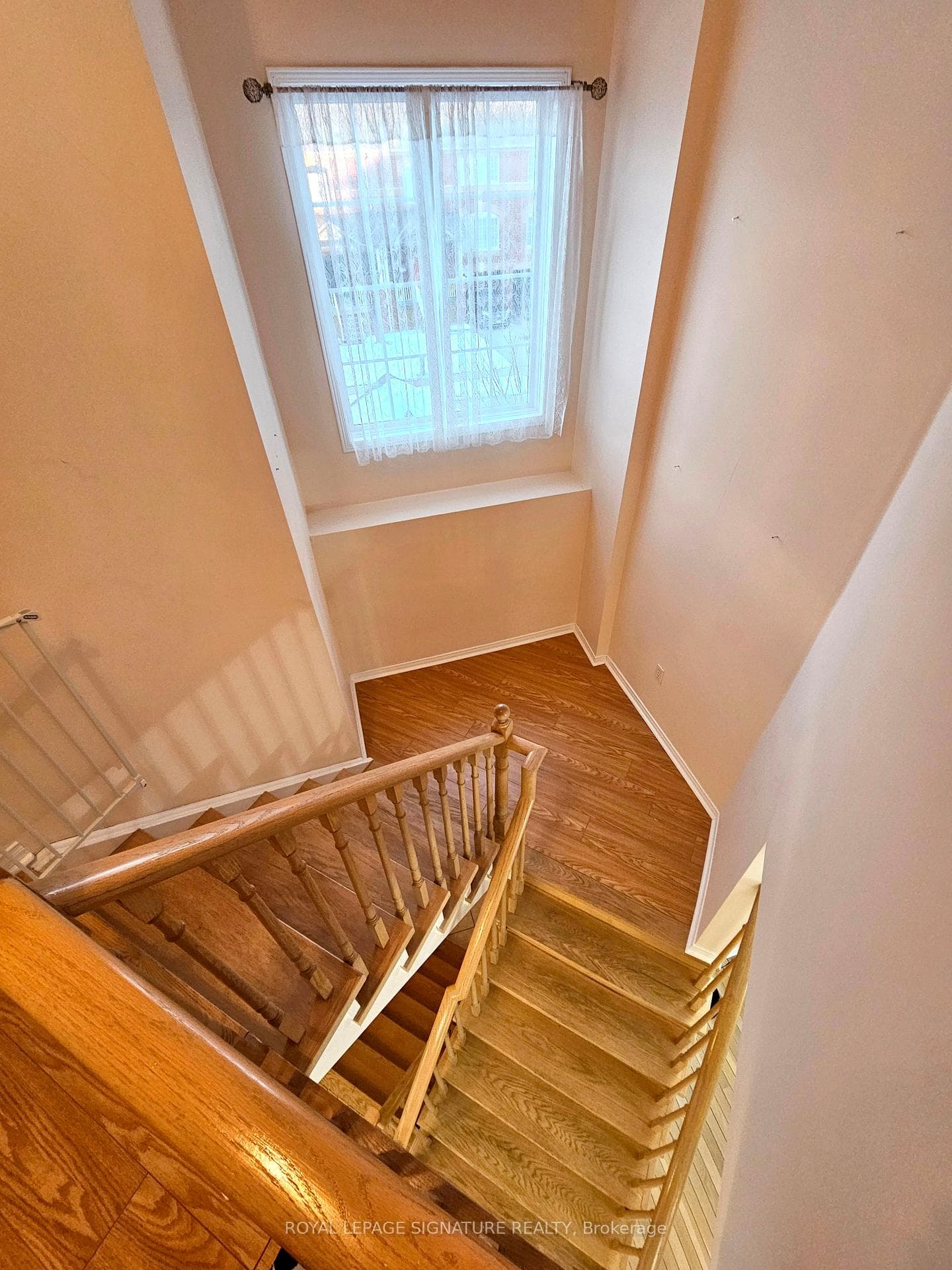 1565 Woodhenge Way photo 14