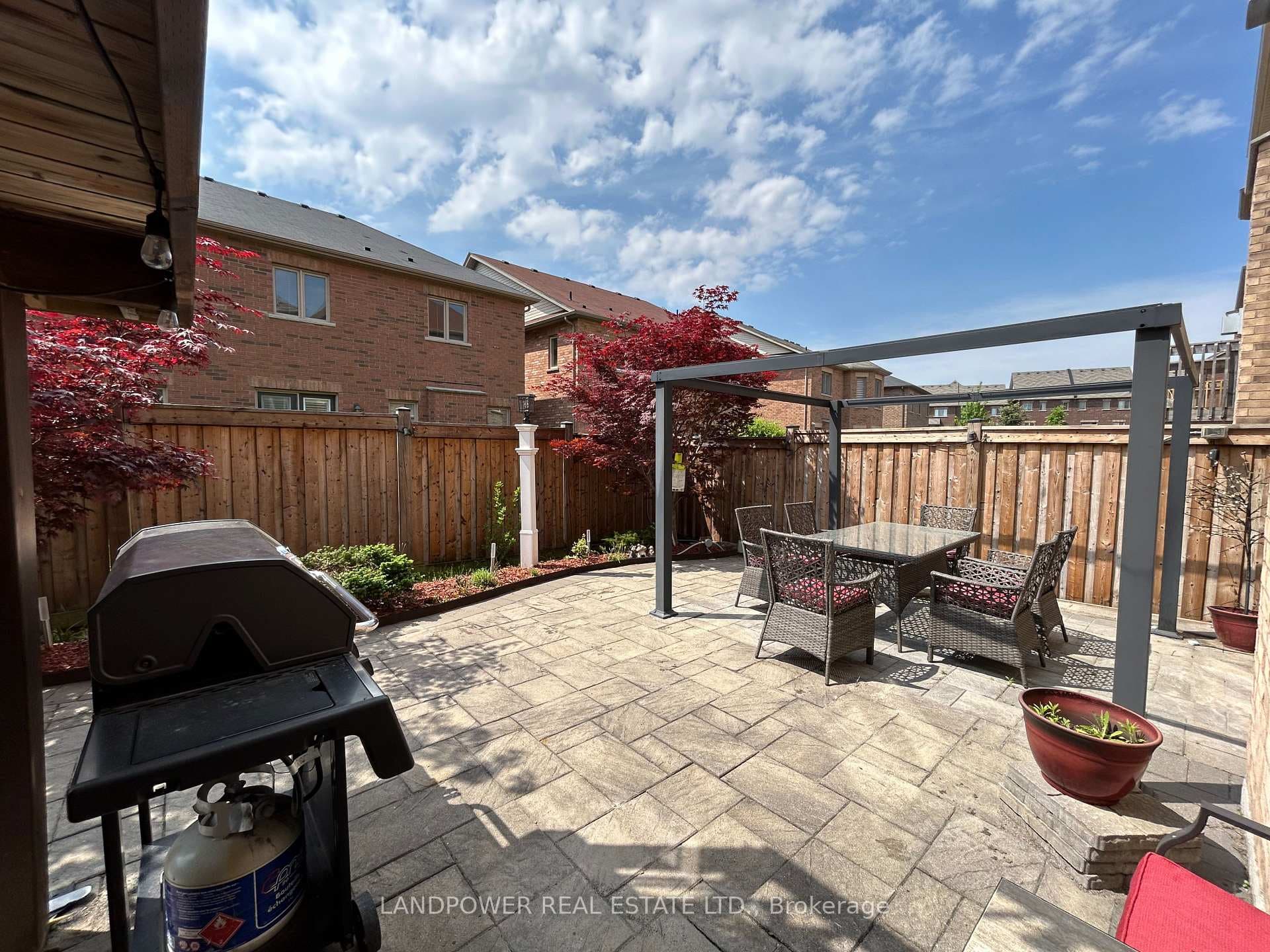 109 Busch Avenue photo 31