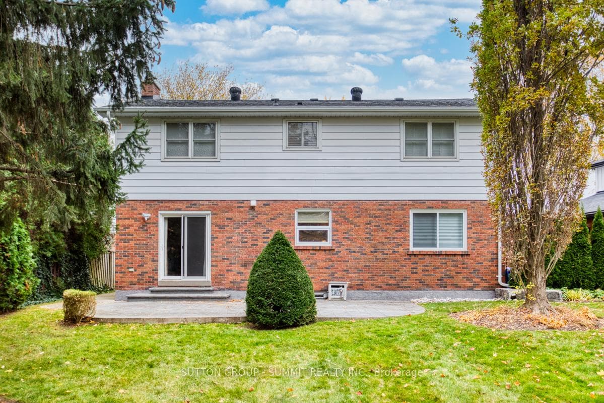3290 Douglas Street photo 38