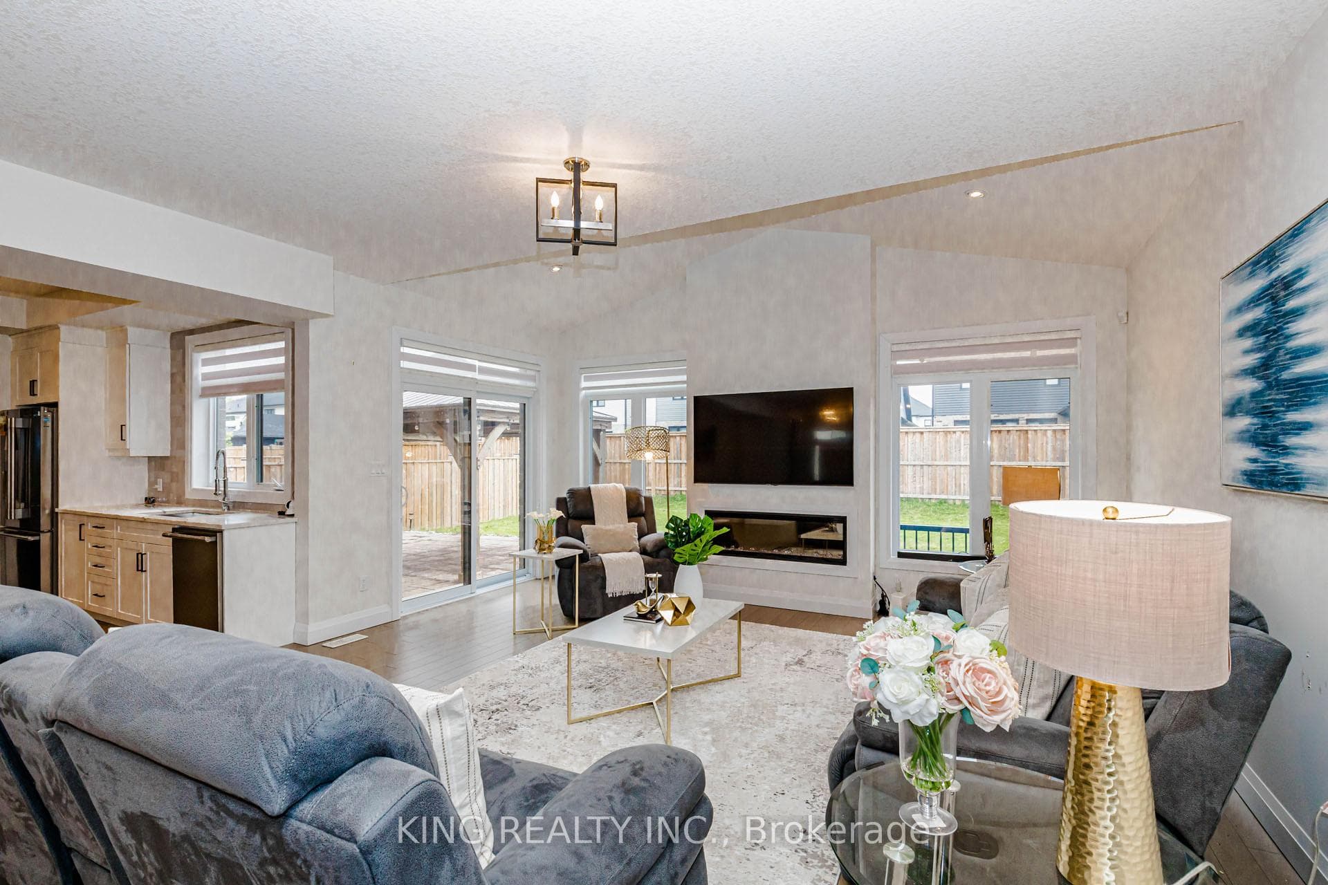 4091 CAMPBELL Street photo 15