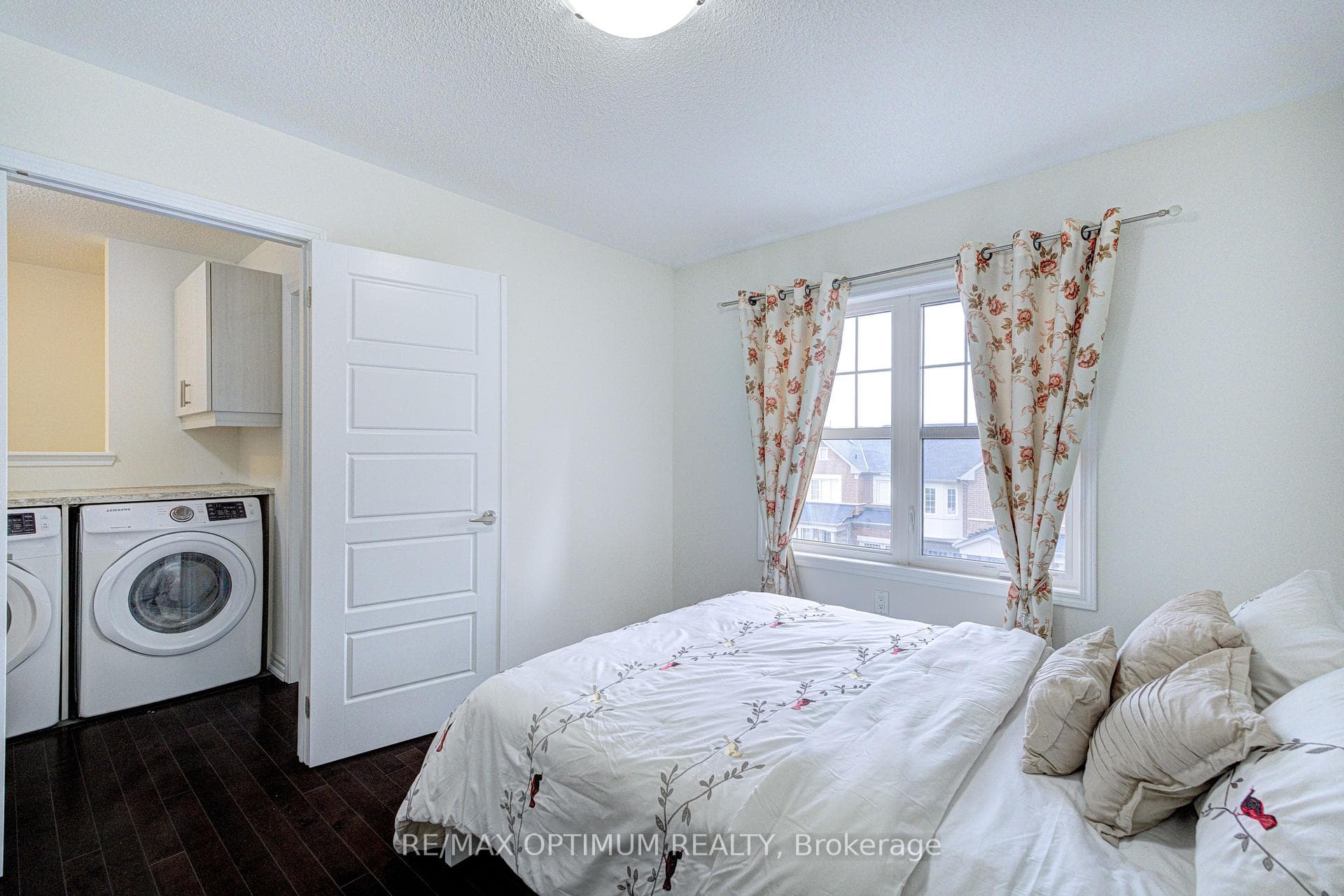 583 Laking Terrace photo 25
