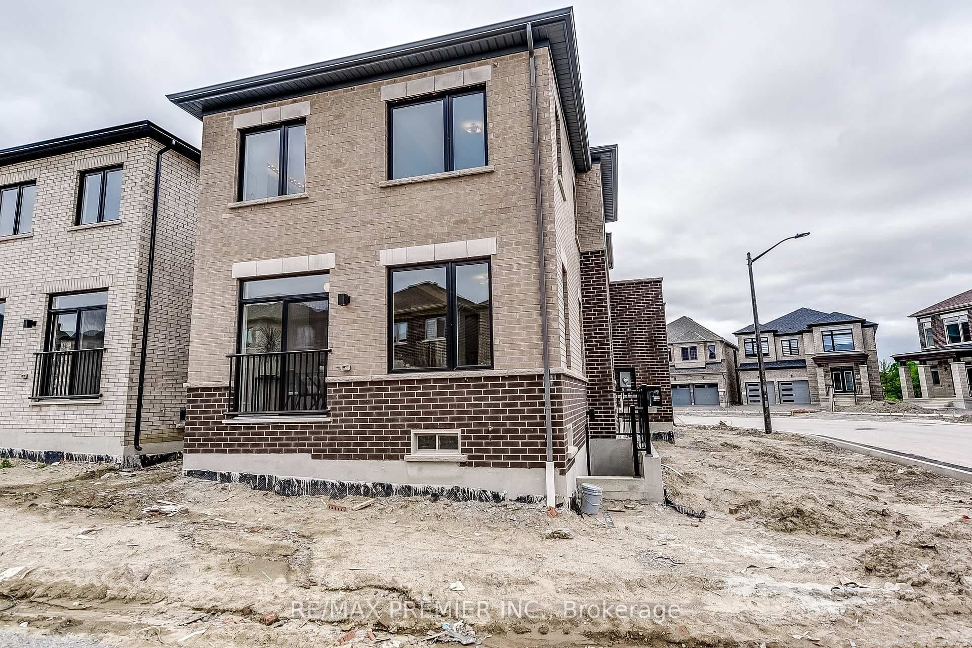 72 Armilia Place photo 40