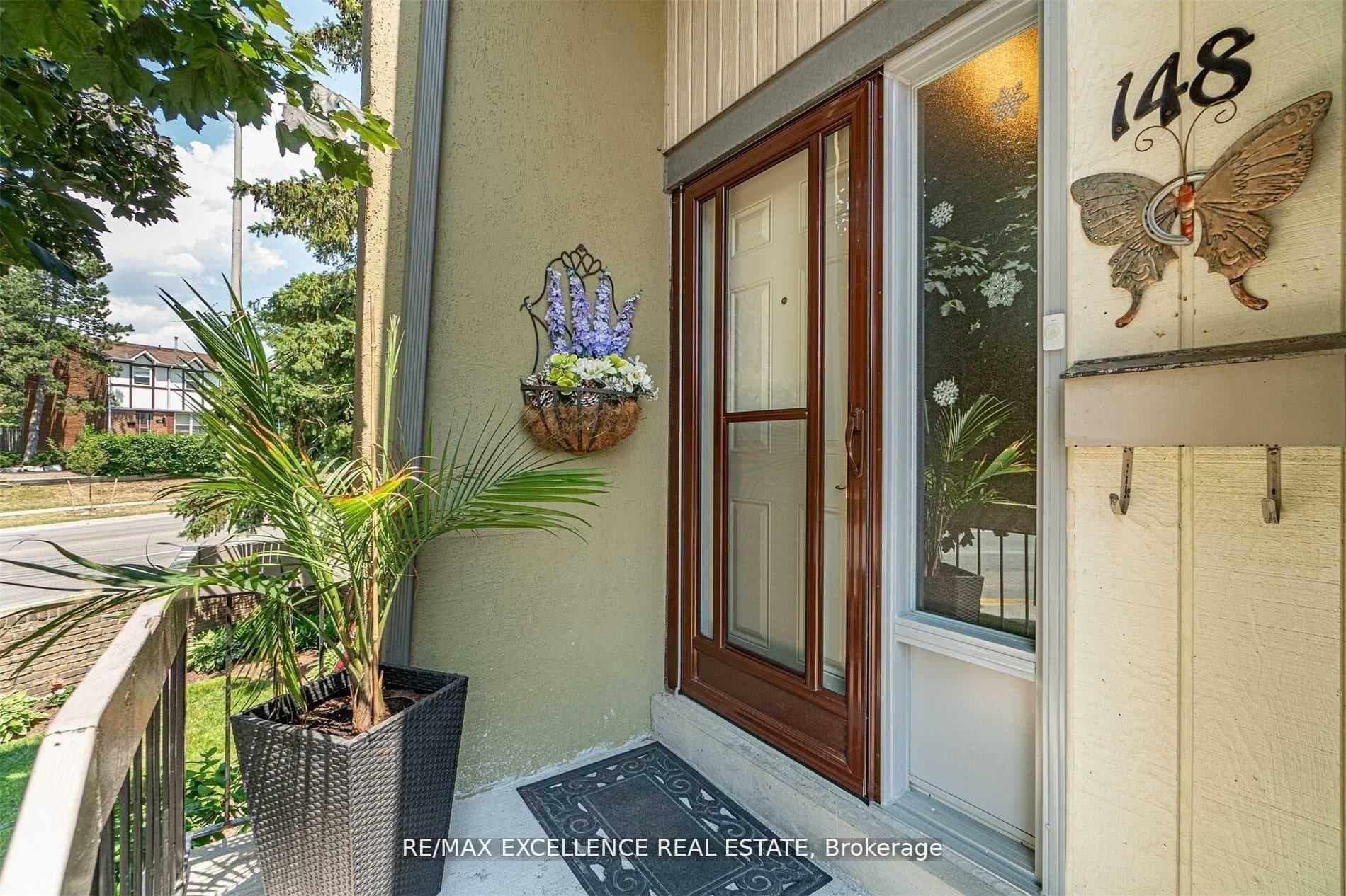 148 Ashton Crescent photo 2
