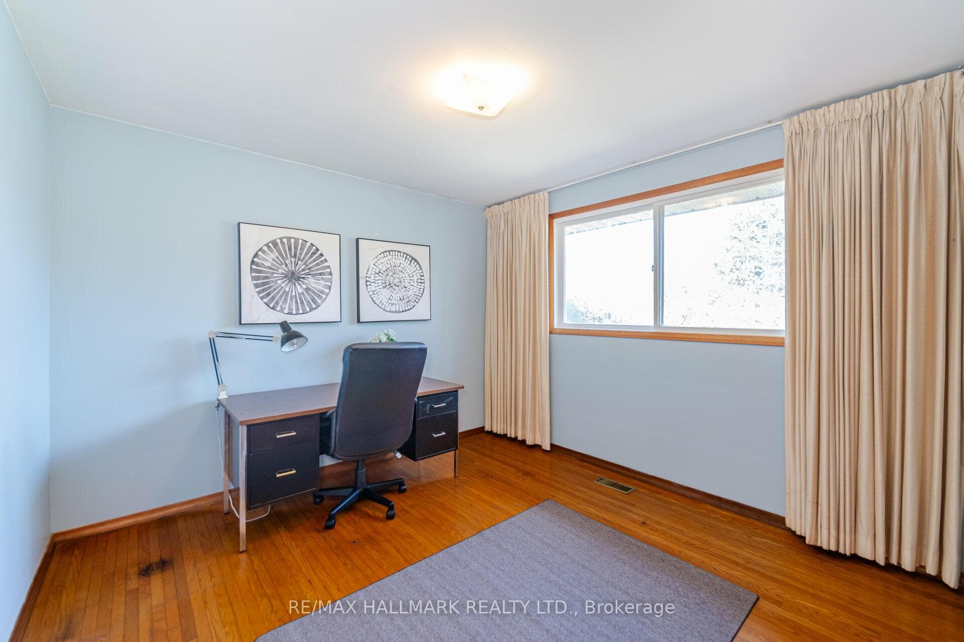 2437 Genevieve Drive photo 17