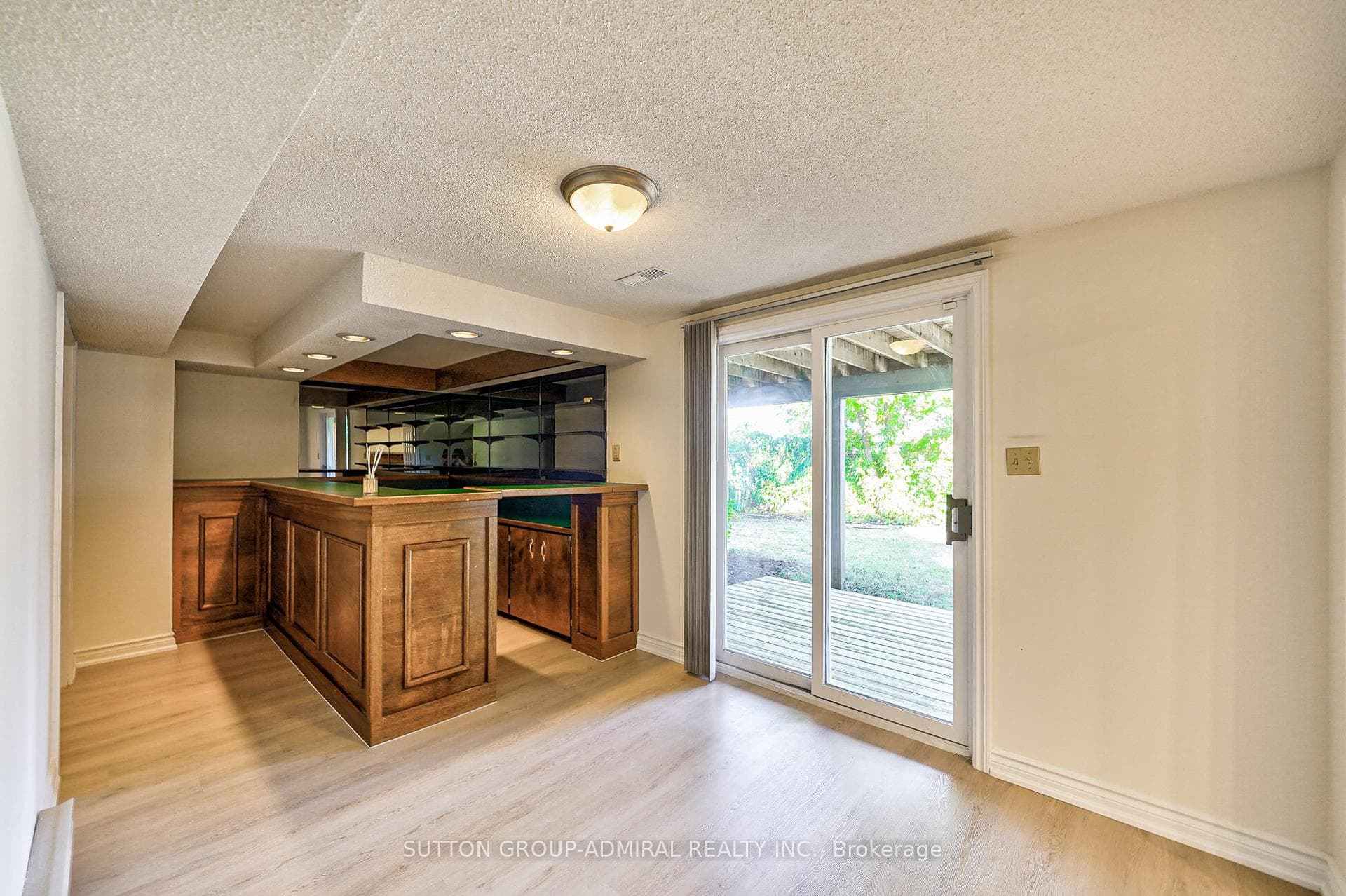 311 Buckingham Road photo 37