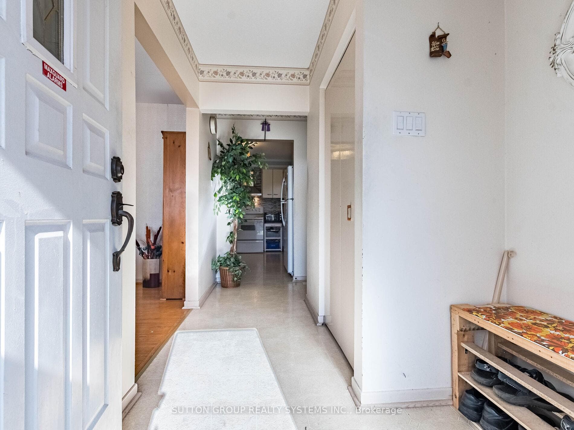 8 Dearbourne Boulevard photo 8