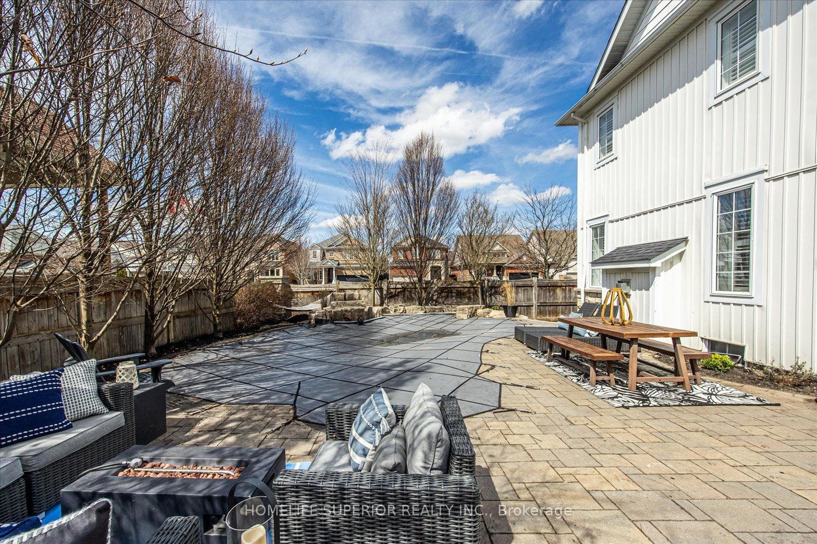 2 Rockland Crescent photo 39