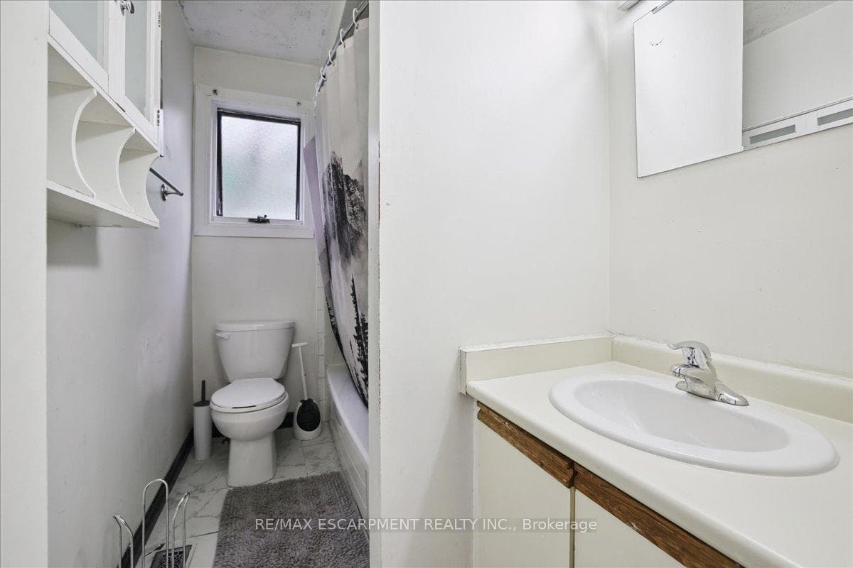 1582 Riley Avenue photo 21