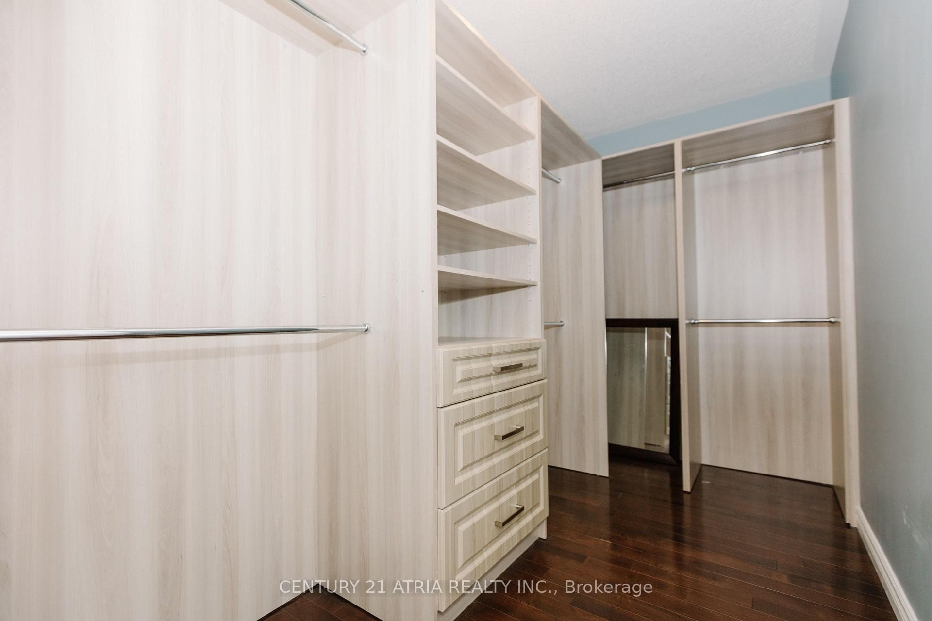 MBR Walk In Closet