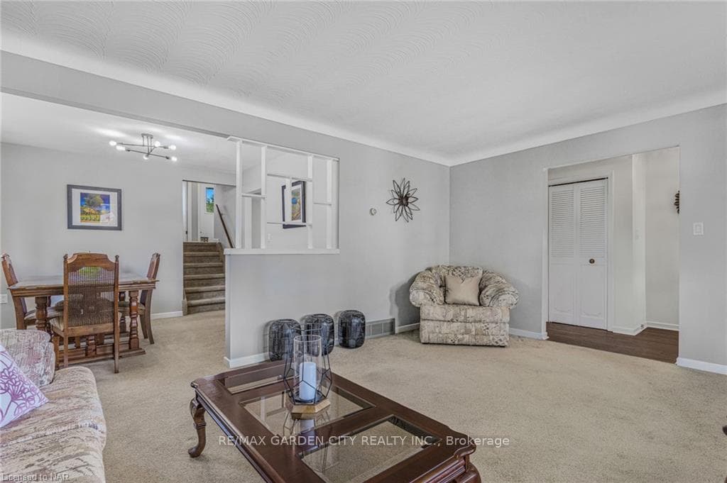 6 Fuller Crescent photo 15