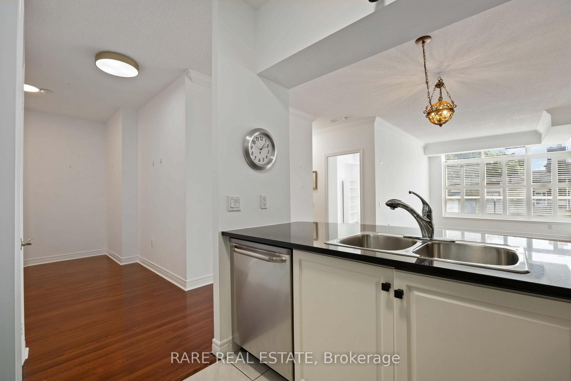 2 Edith Drive Unit 309 photo 8
