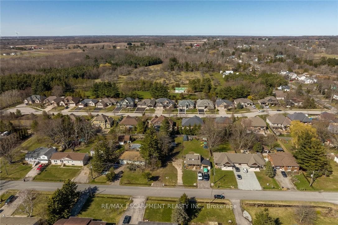 815 FOSS Road photo 14