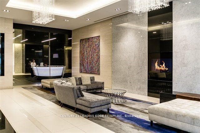 386 Yonge Street Unit 4404 photo 5