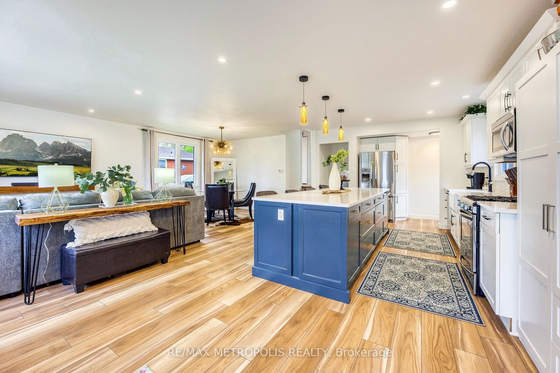 485 Bentinck Drive photo 4
