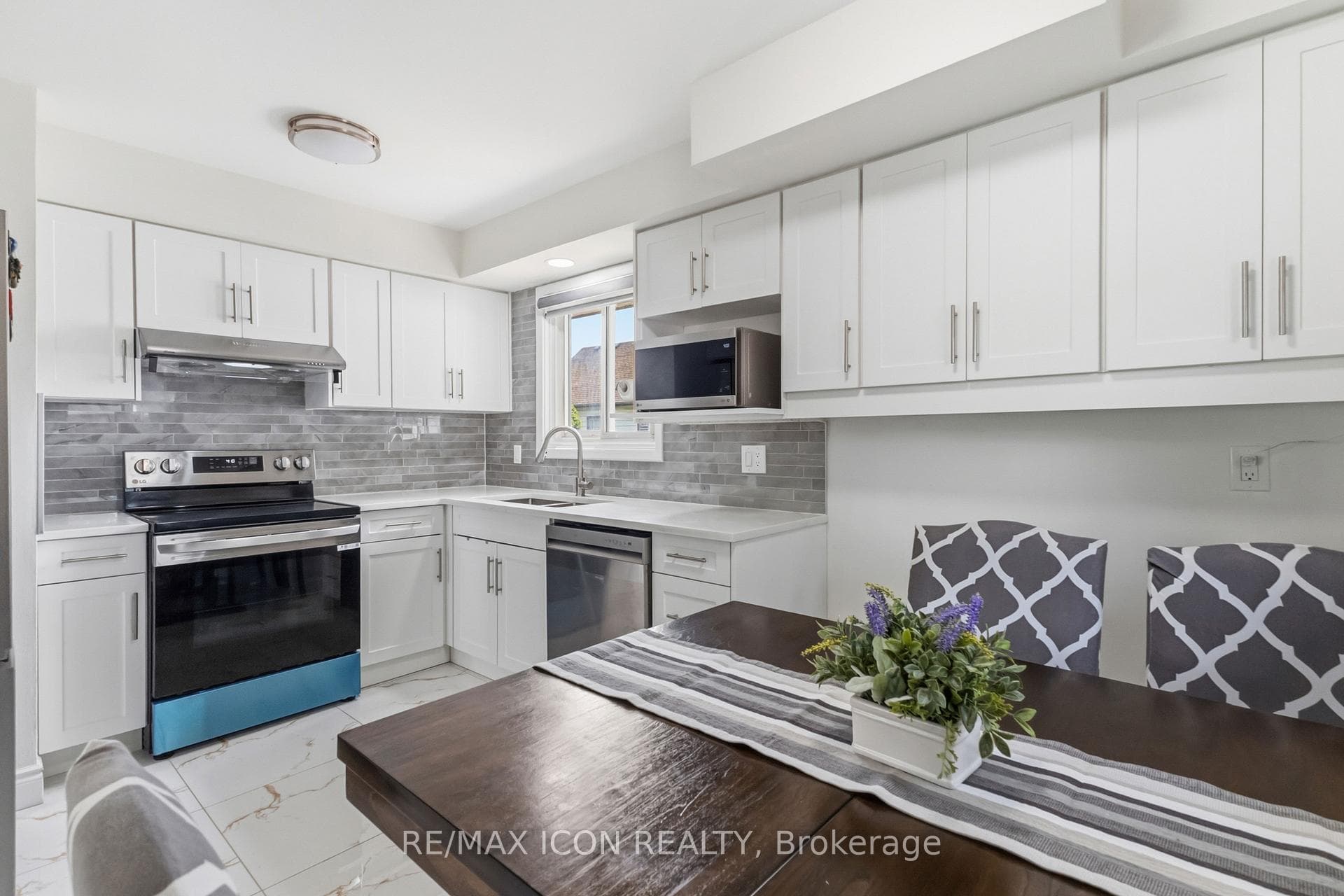 145 Gladstone Avenue photo 14
