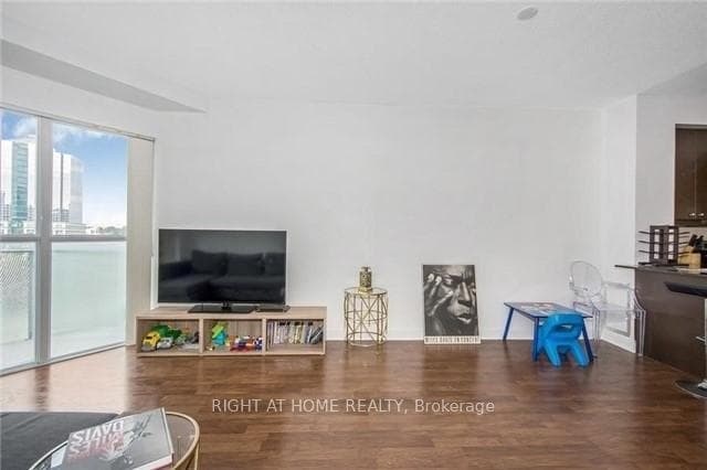 50 Absolute Avenue Unit 409 photo 10