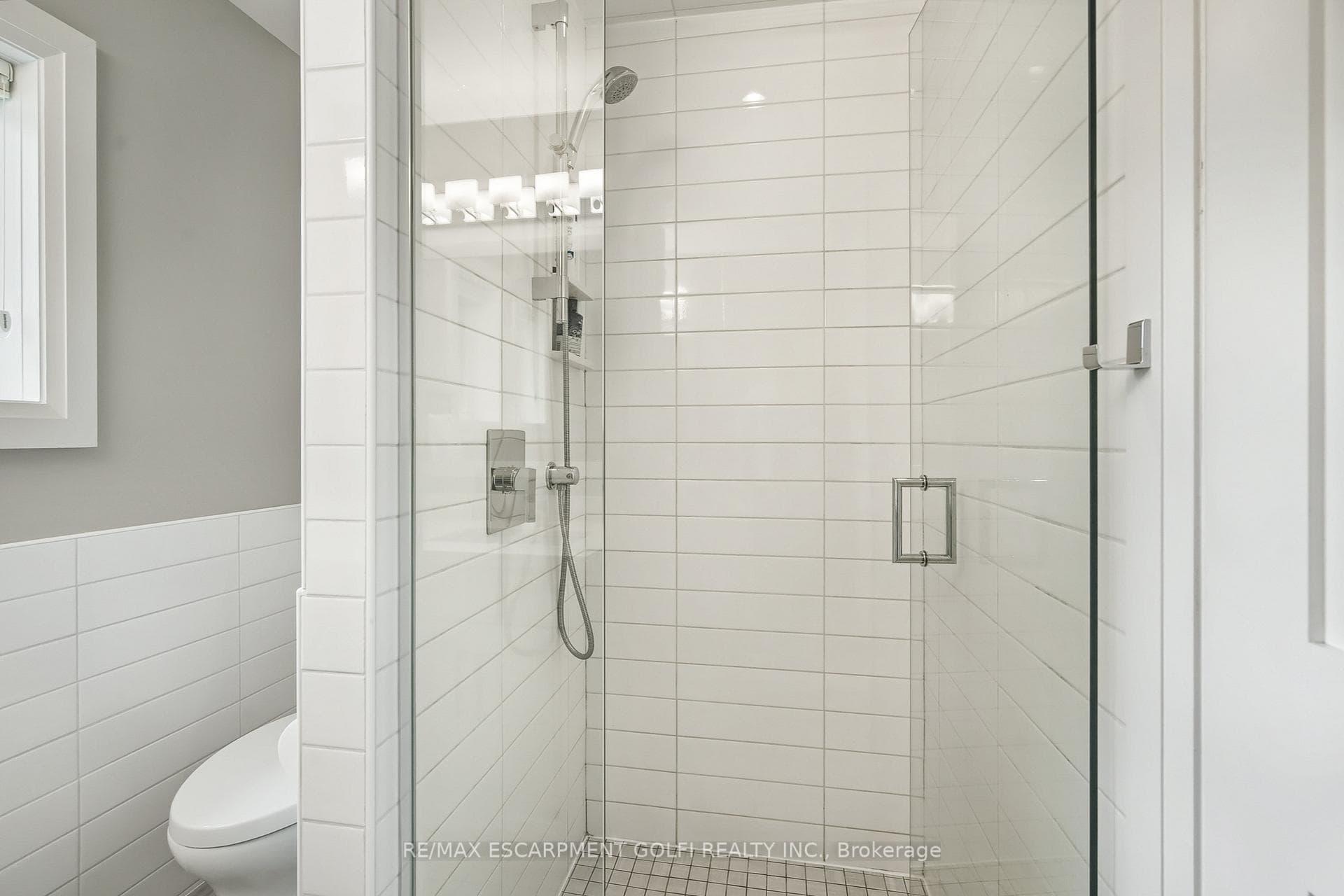61 Oak Knoll Drive photo 27