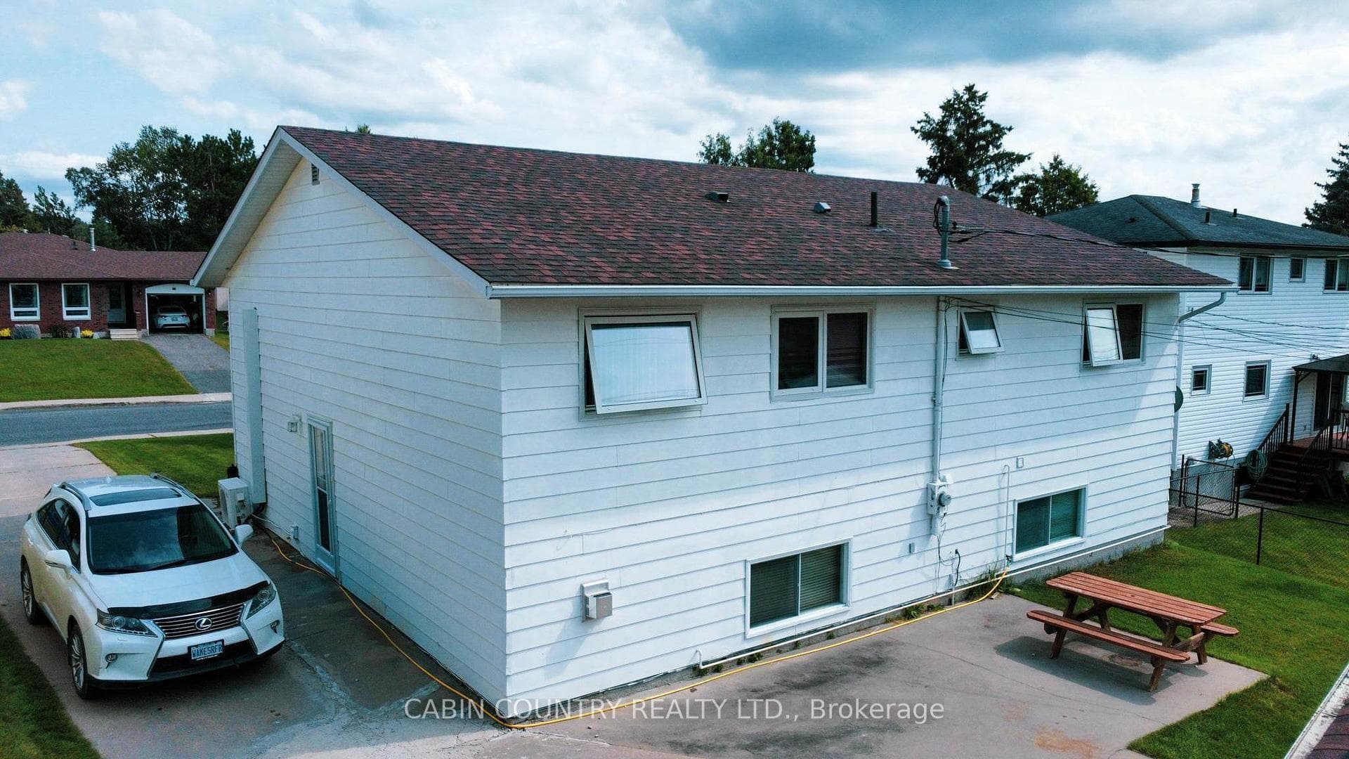 28 Cambrian Drive photo 34