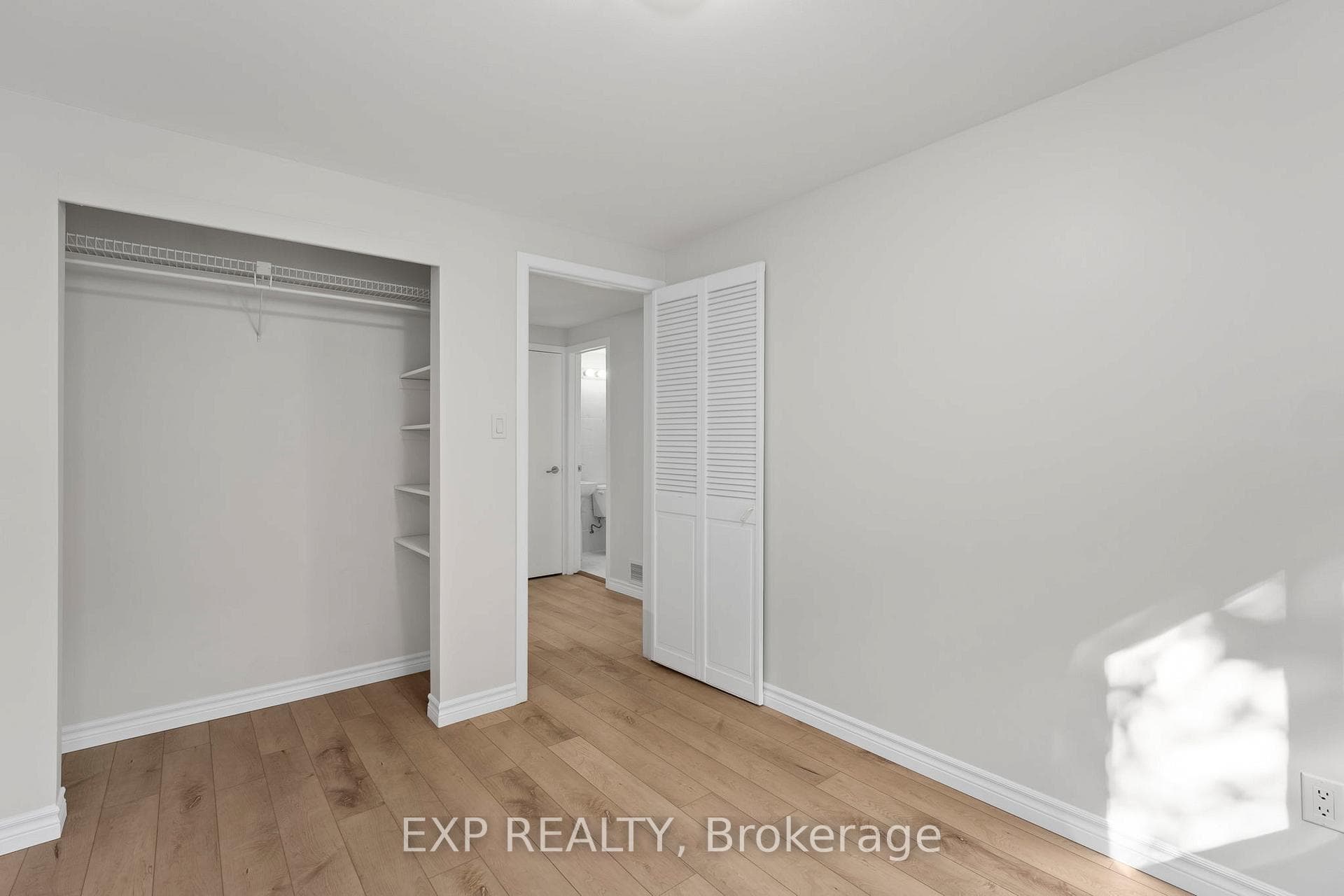 508 Grenfell Street photo 22