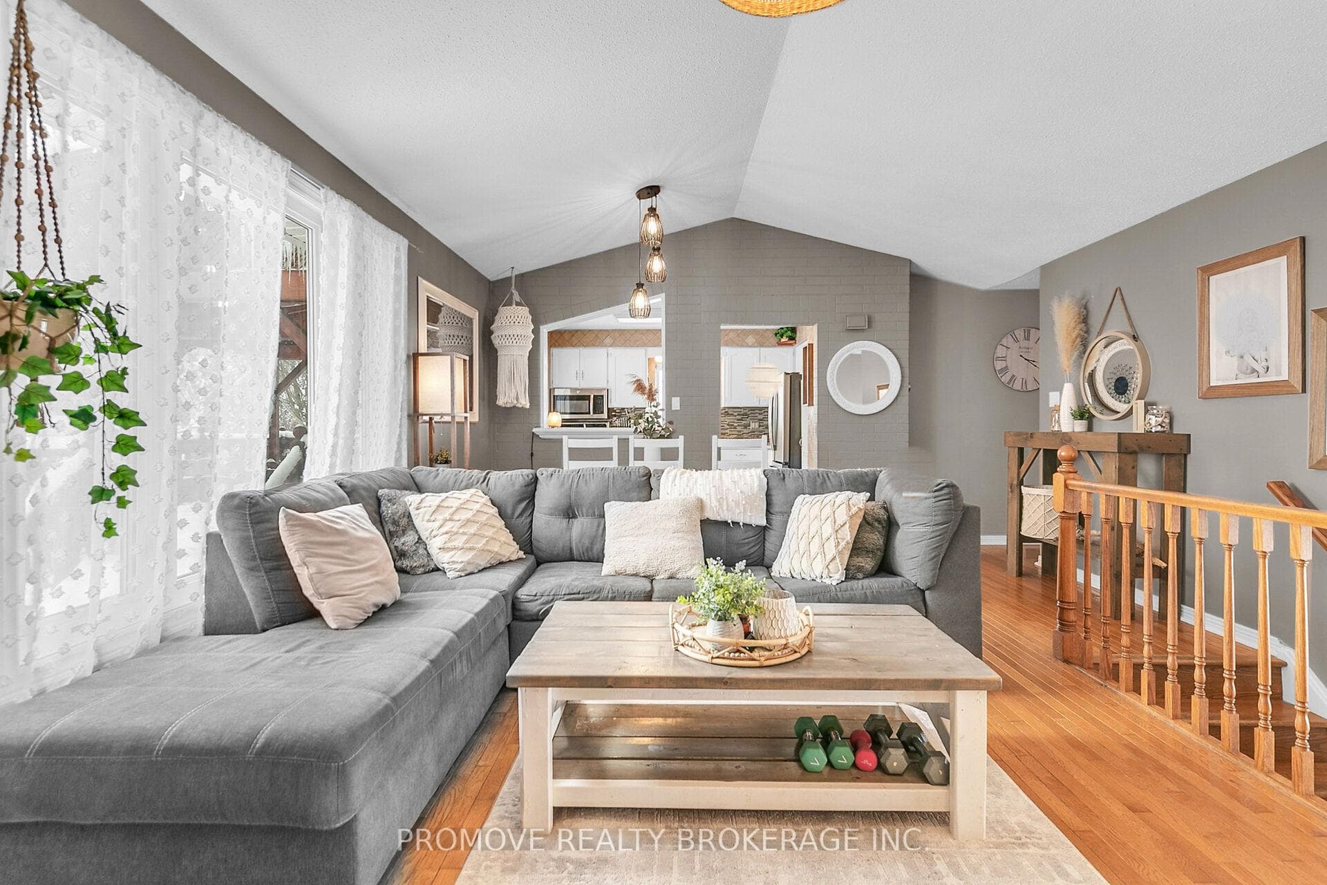 588 Willow Road photo 29
