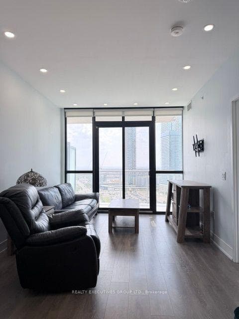 2916 Highway 7 Road Unit 1706 photo 4