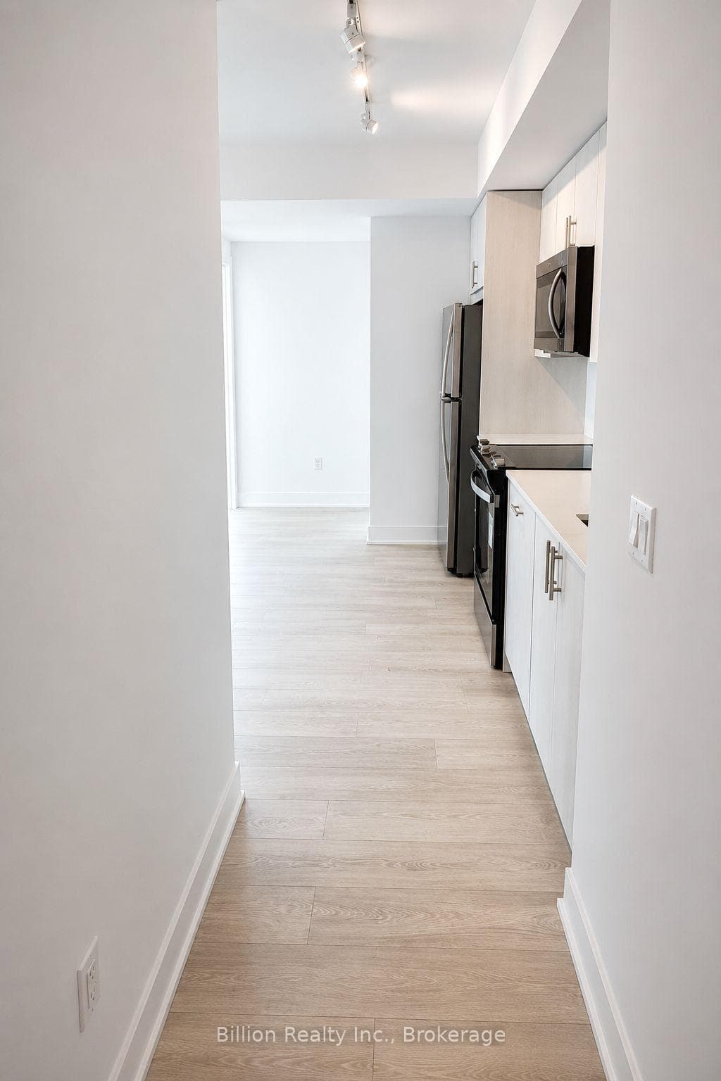 2545 Simcoe Street Unit 2616 photo 9