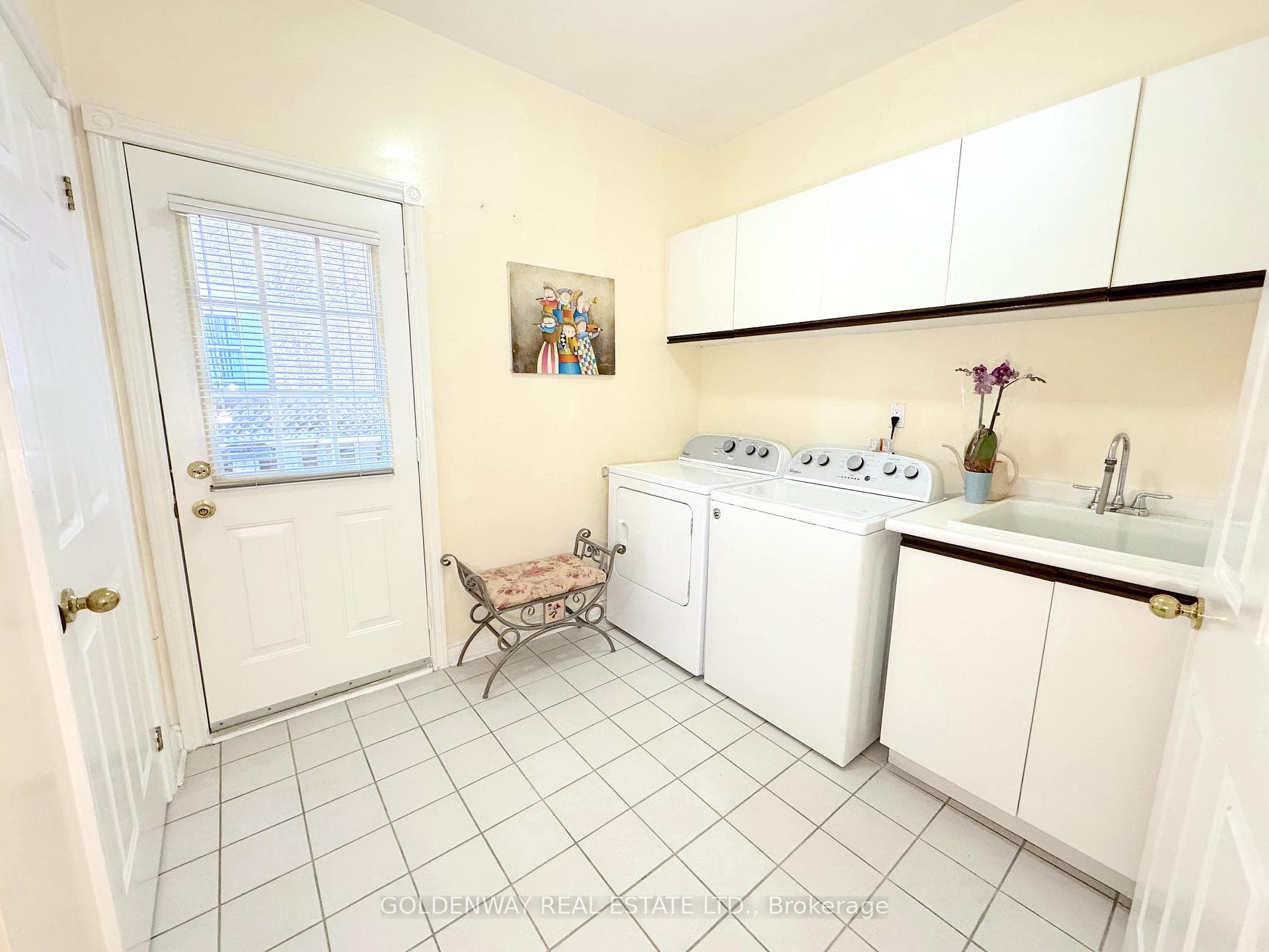 27 Leicester Road photo 12