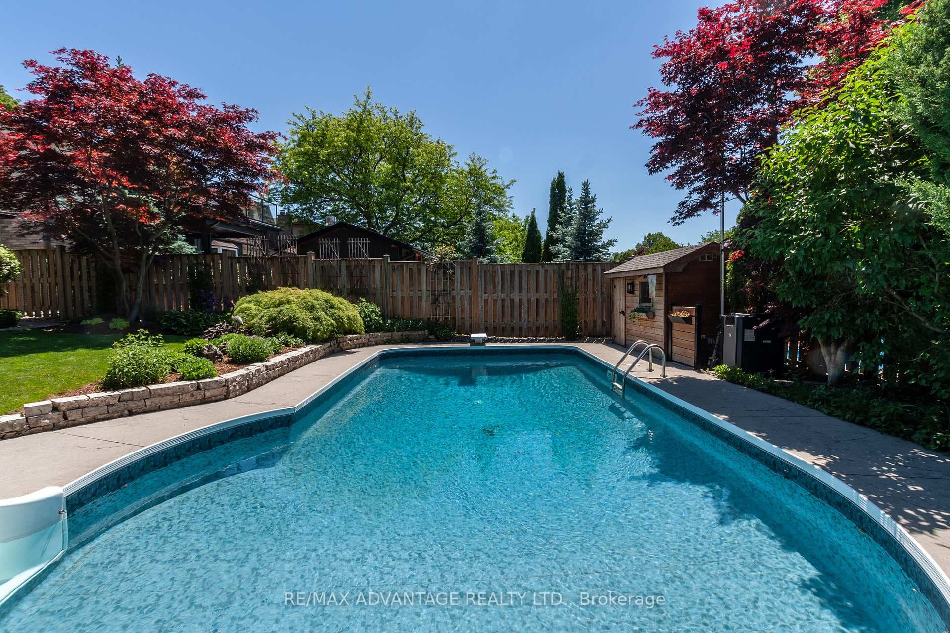 11 Farmington Crescent photo 36